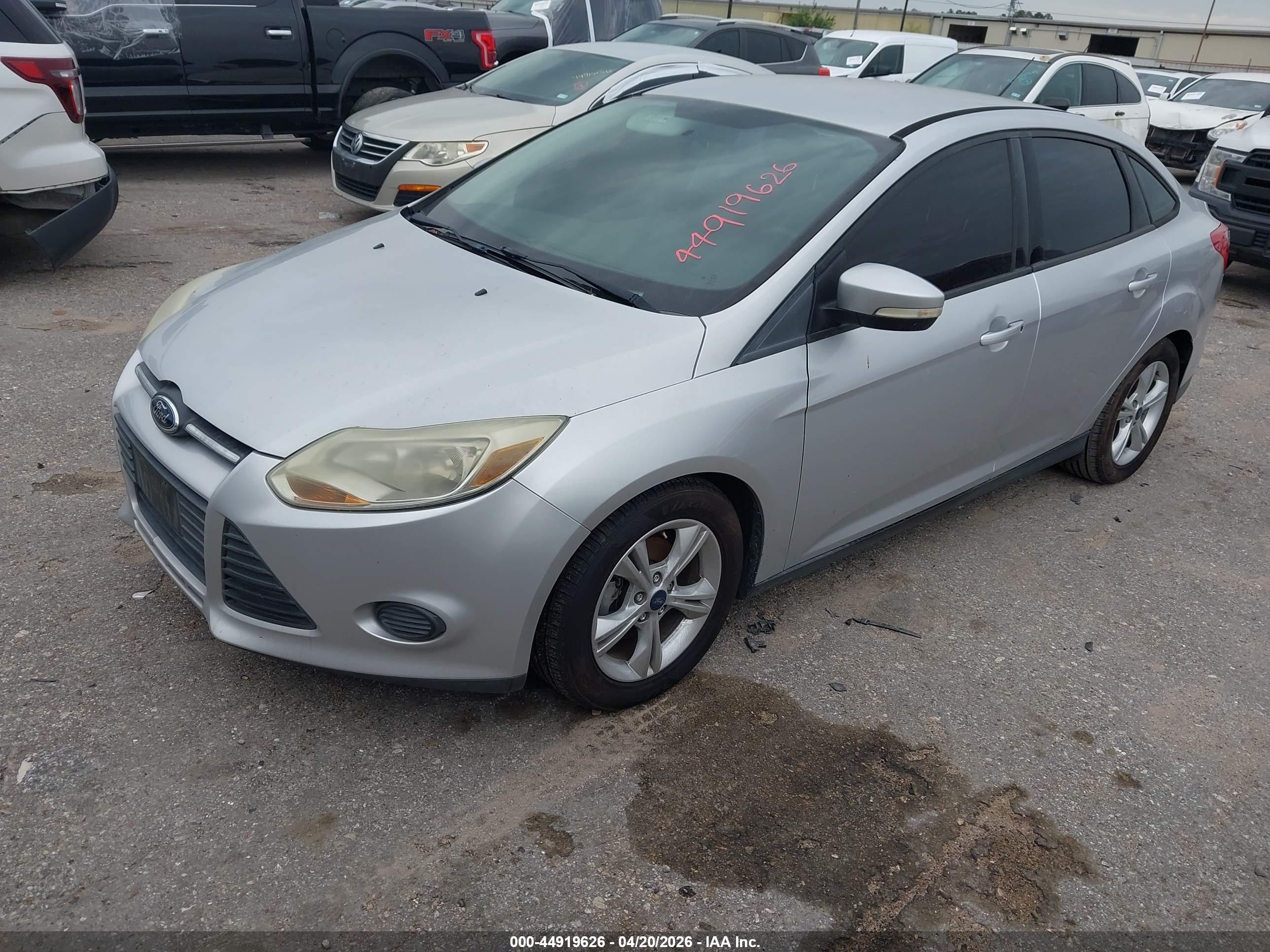 FORD FOCUS image 2