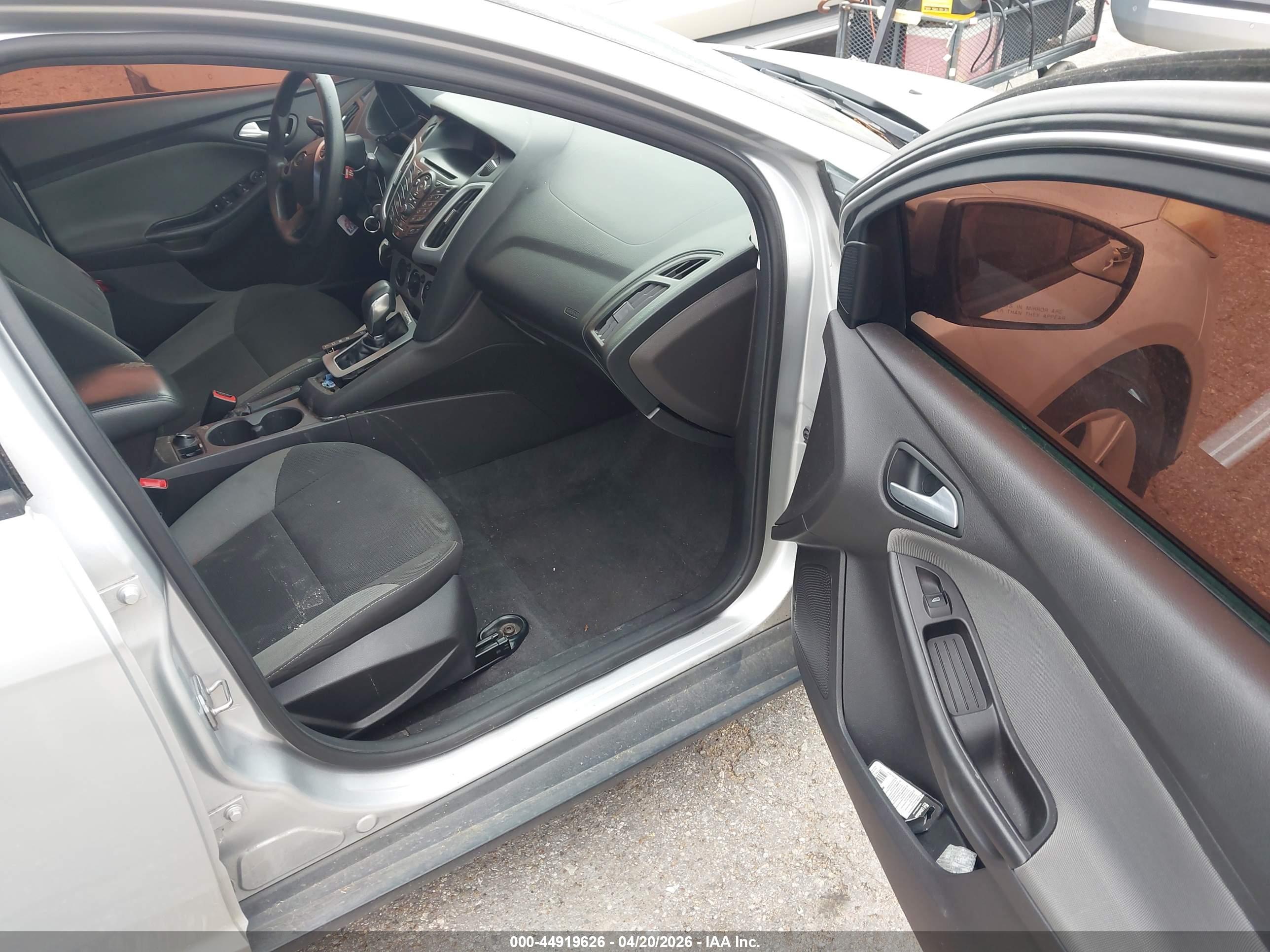 FORD FOCUS image 5