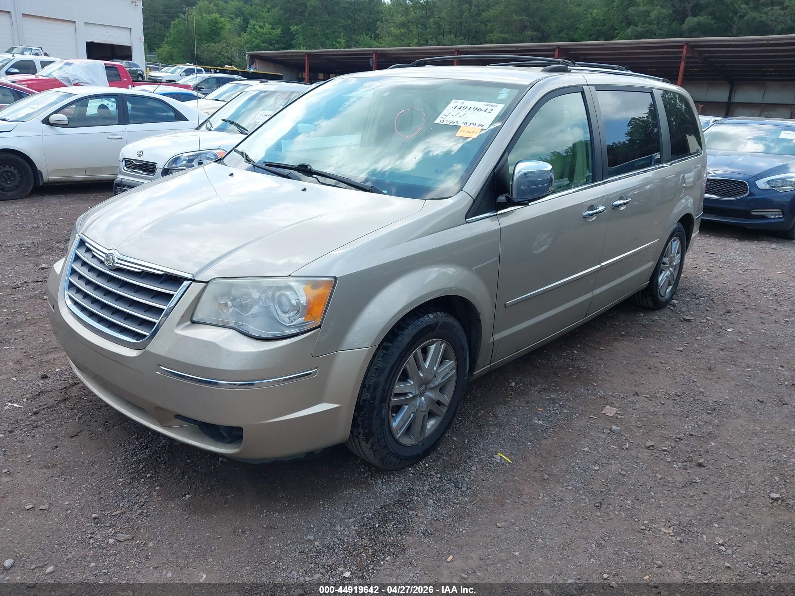 CHRYSLER TOWN image 2