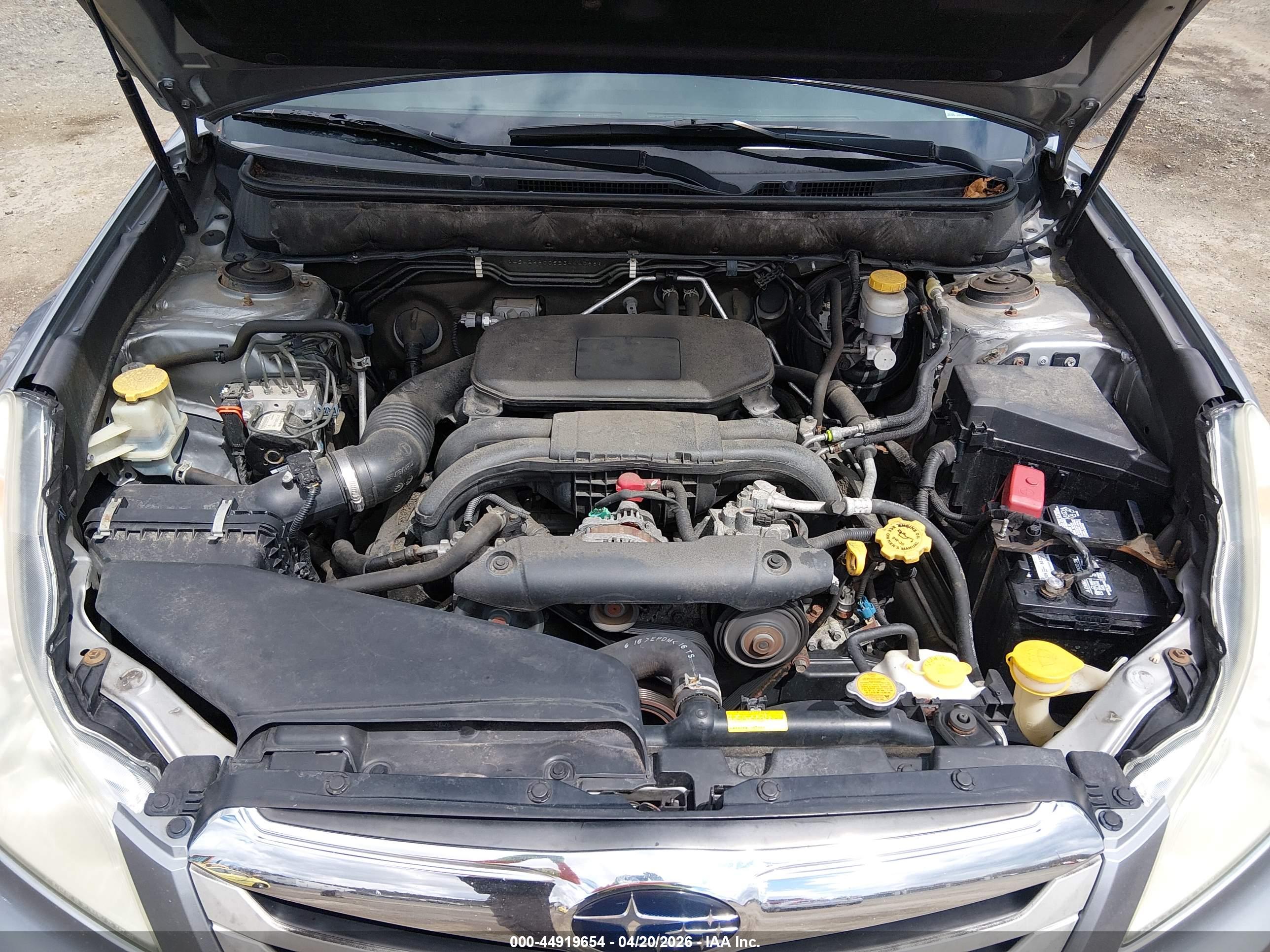 SUBARU OUTBACK image 10