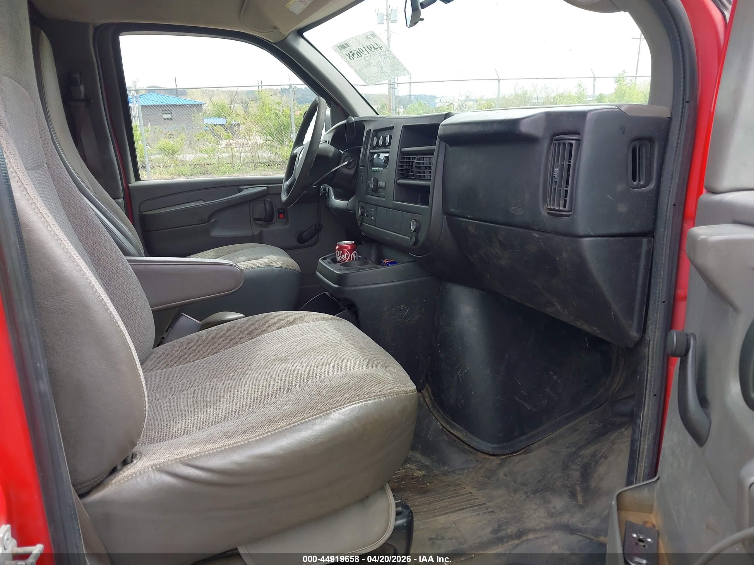 CHEVROLET EXPRESS image 5