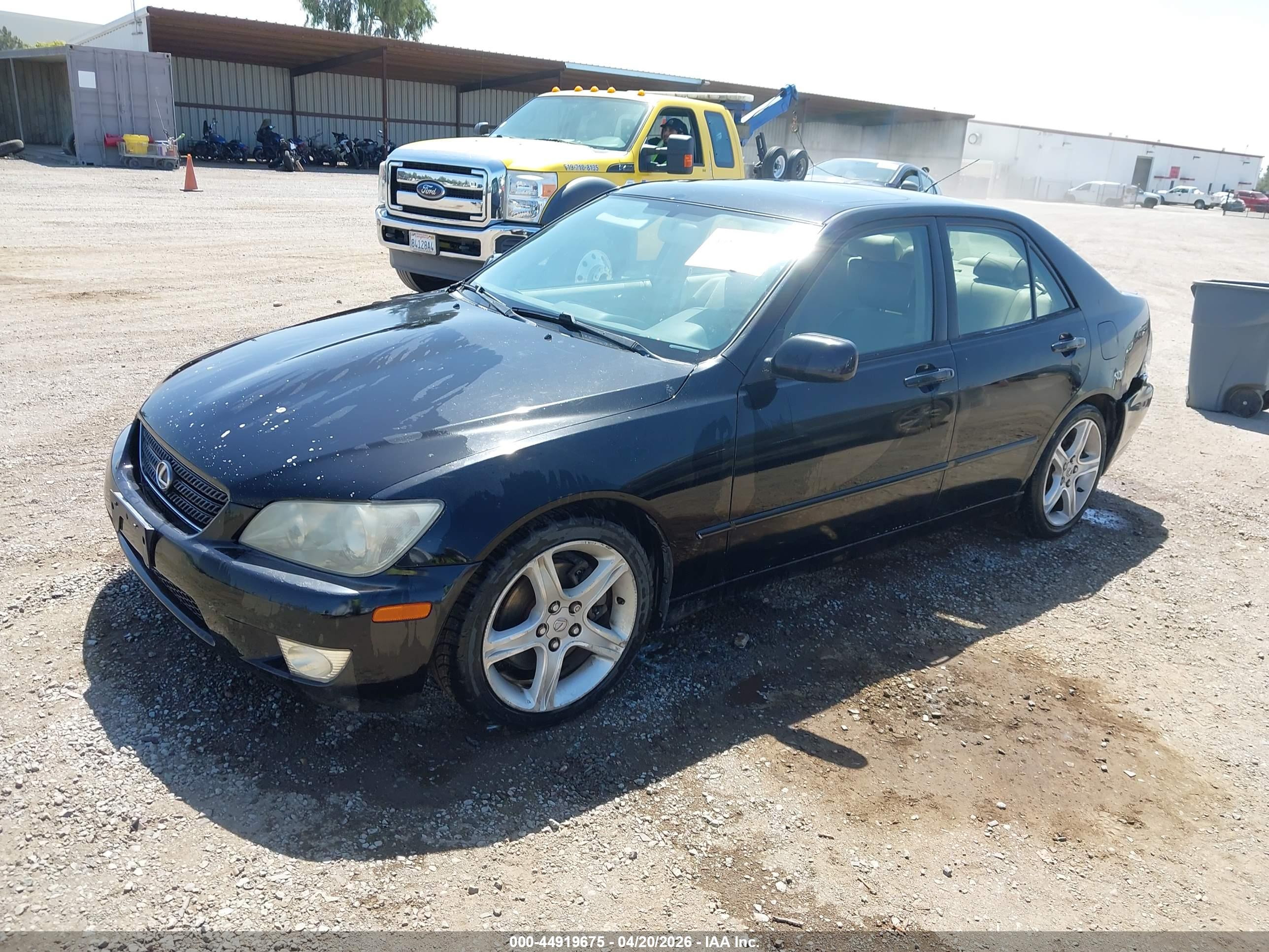 LEXUS IS image 2