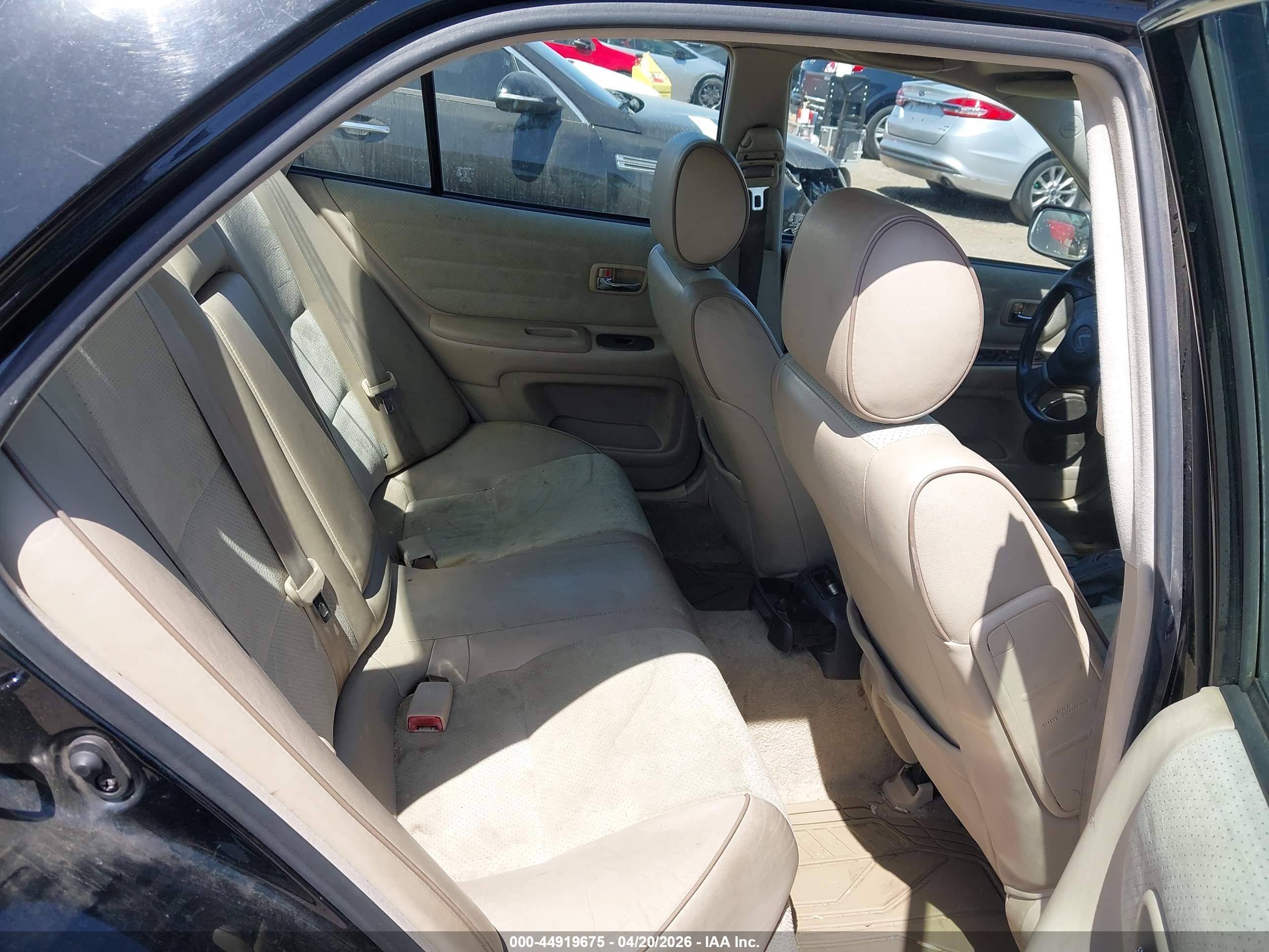LEXUS IS image 8