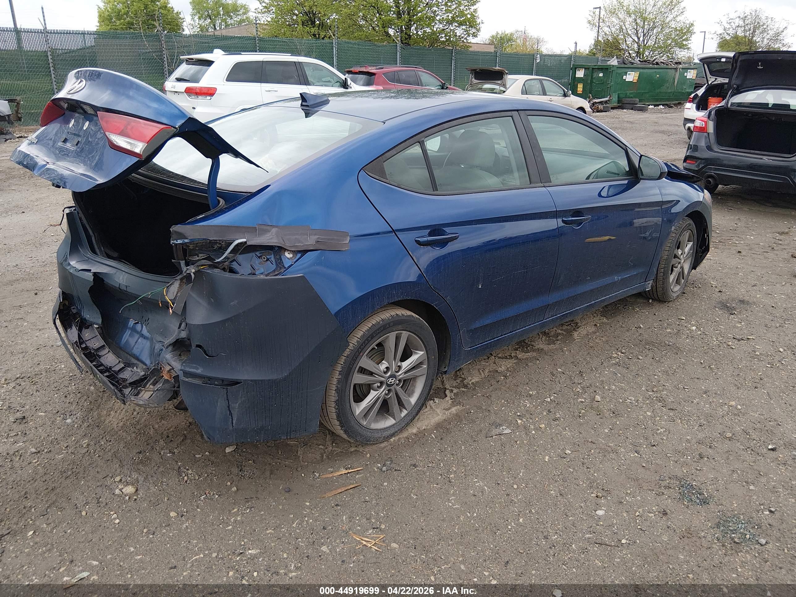 HYUNDAI ELANTRA image 4