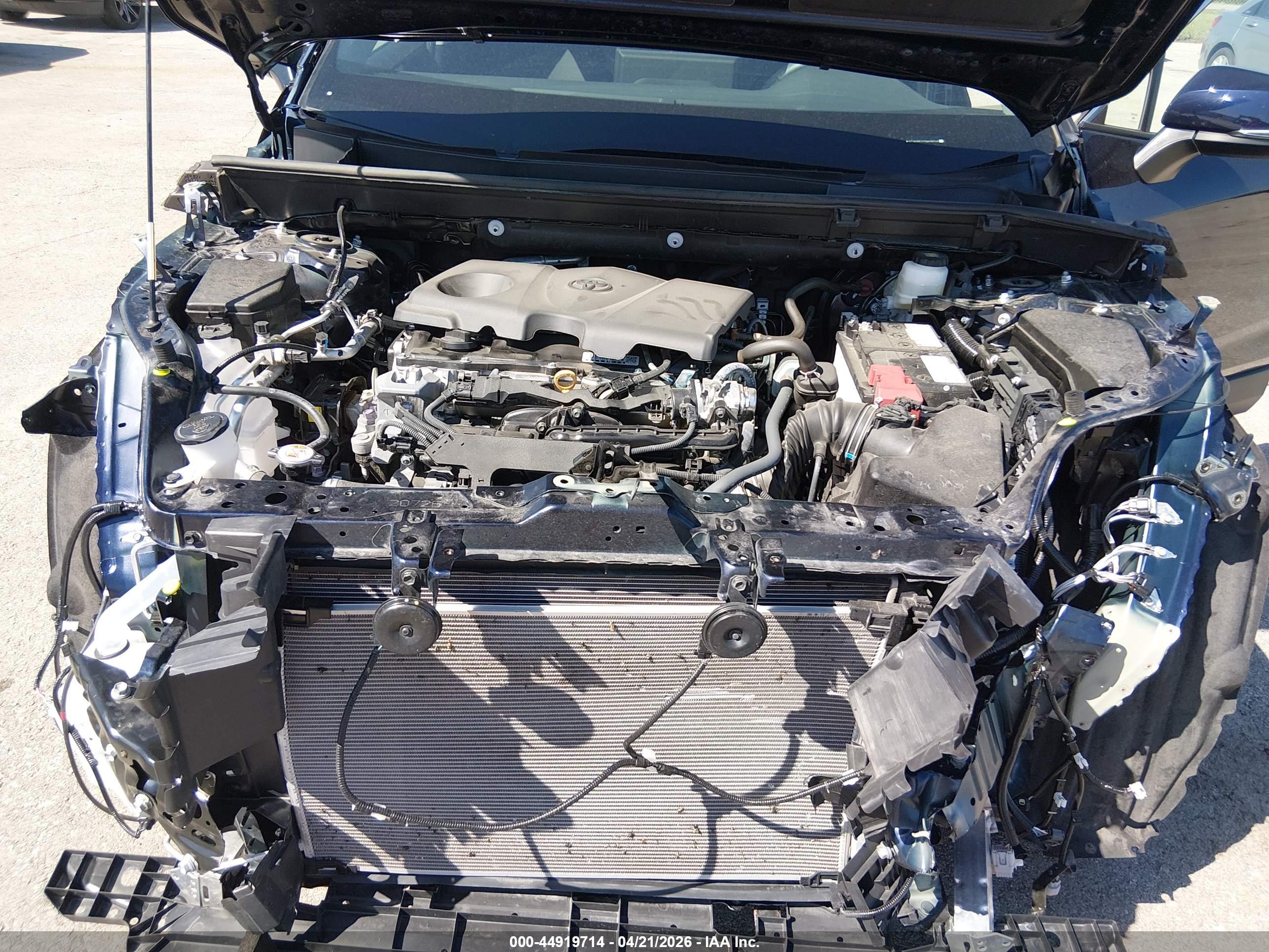 TOYOTA RAV4 image 10
