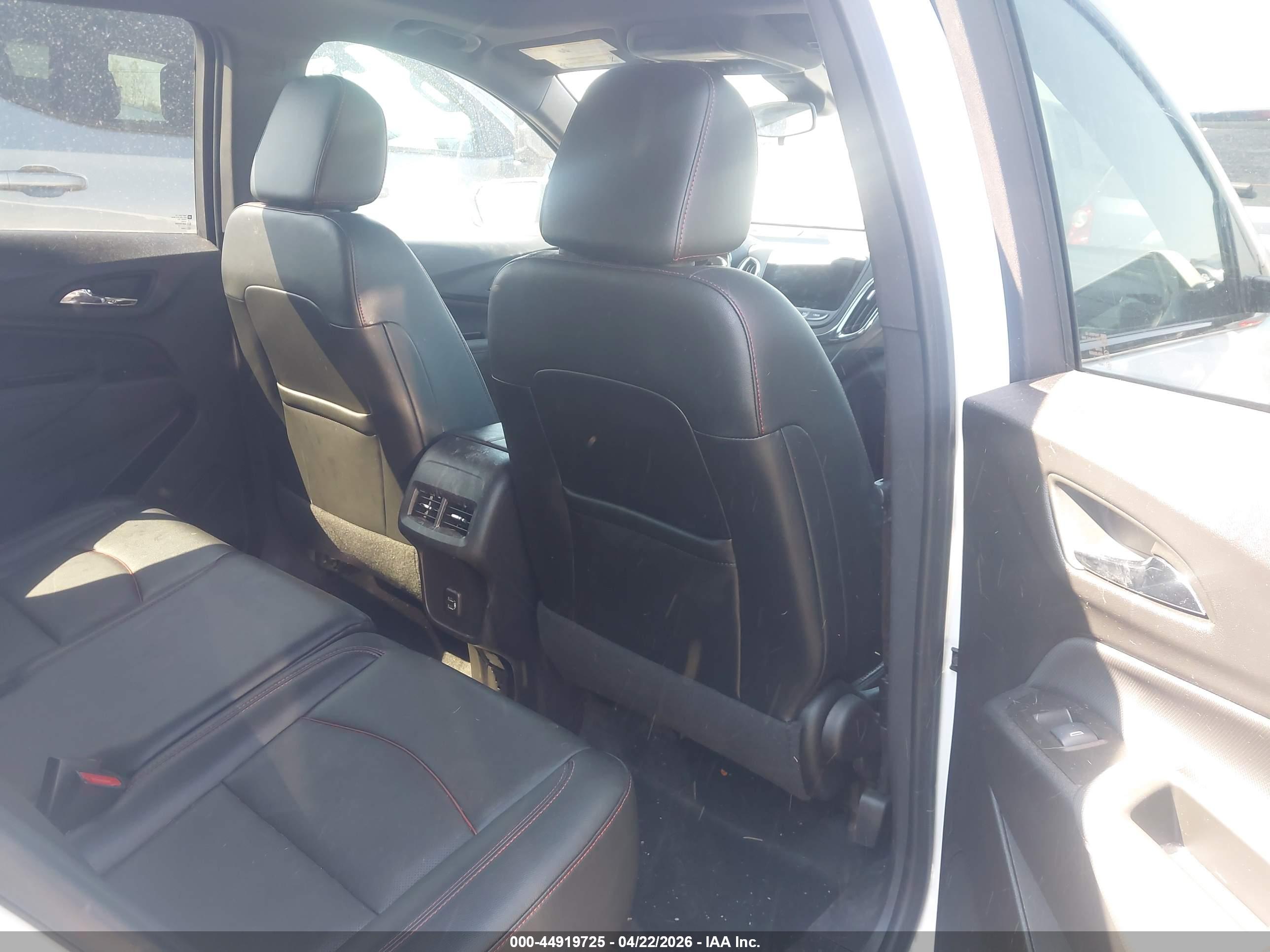 CHEVROLET EQUINOX image 8