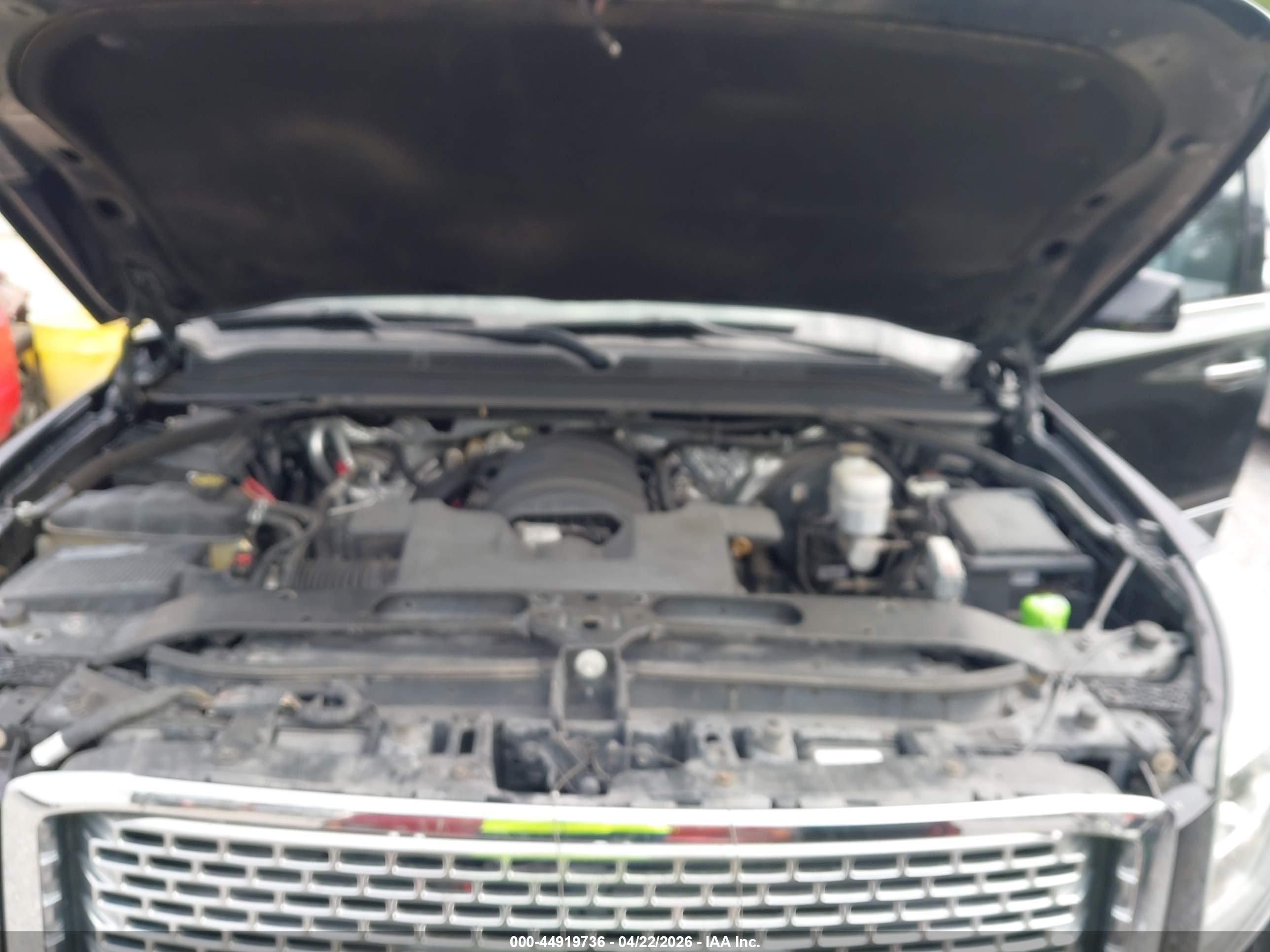 GMC YUKON image 10