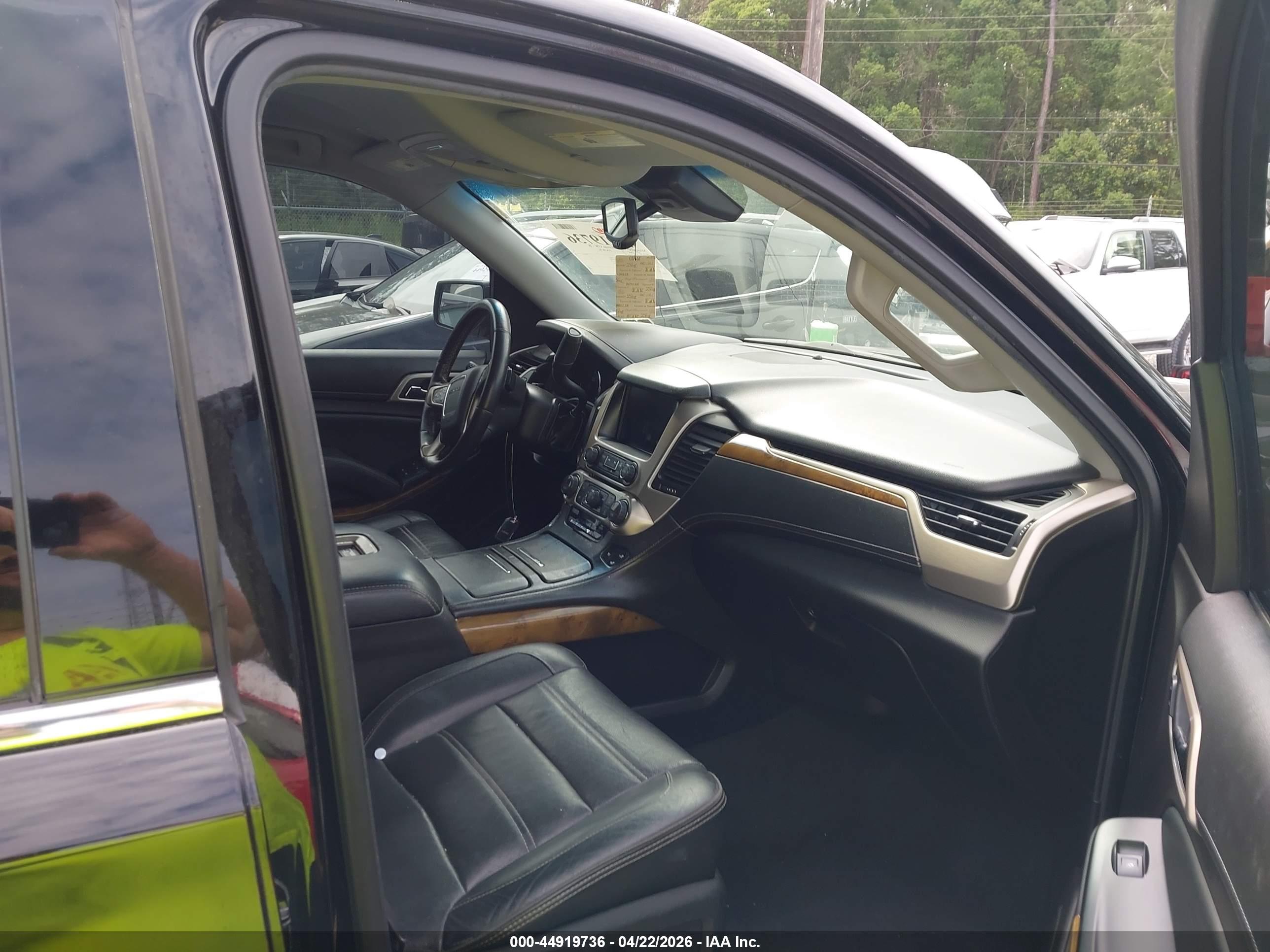 GMC YUKON image 5