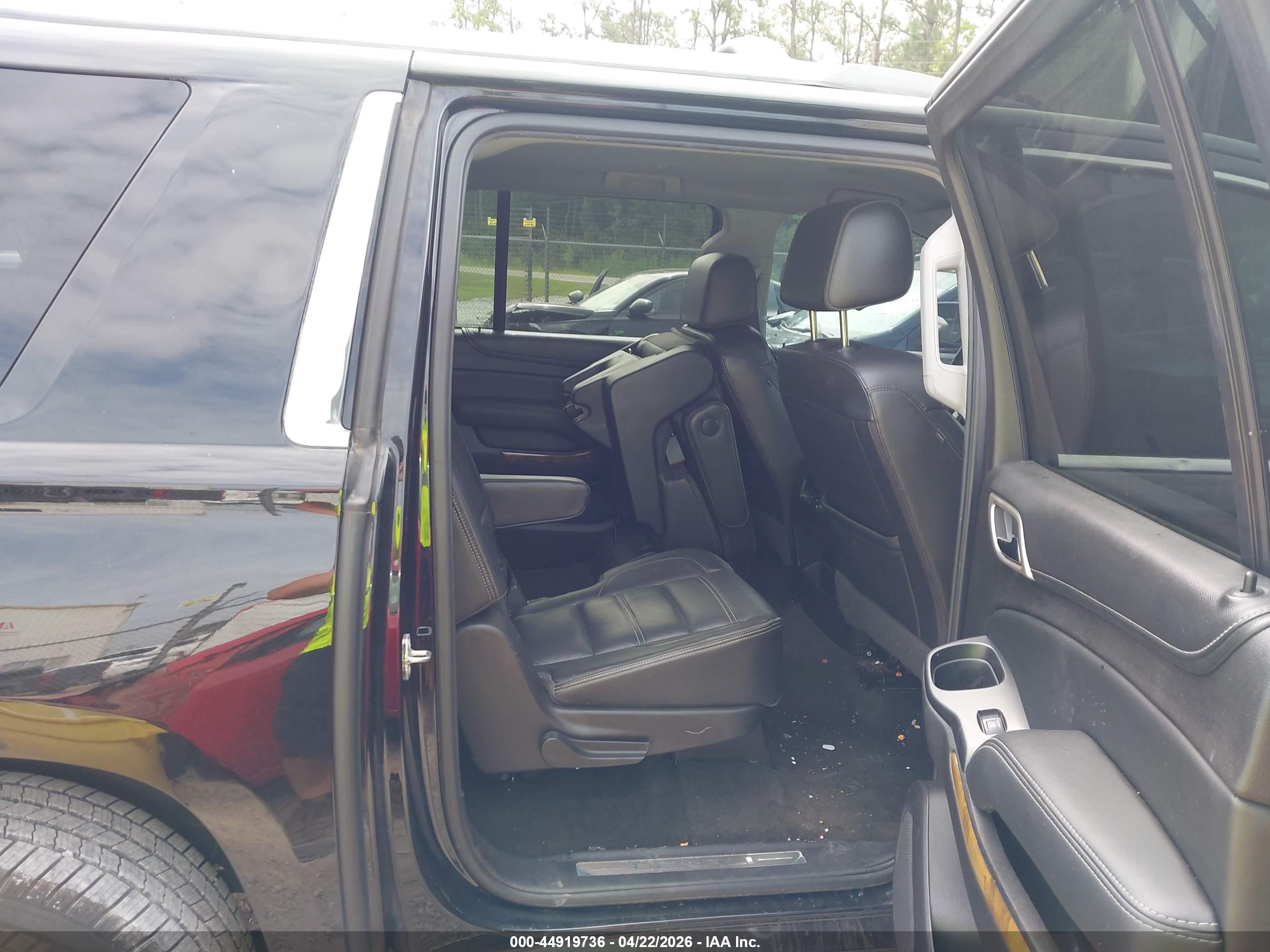GMC YUKON image 8