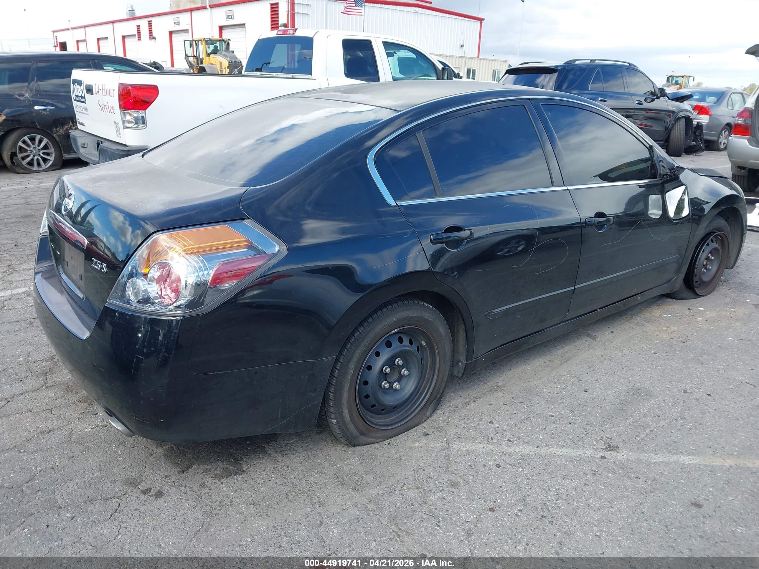 NISSAN ALTIMA image 4