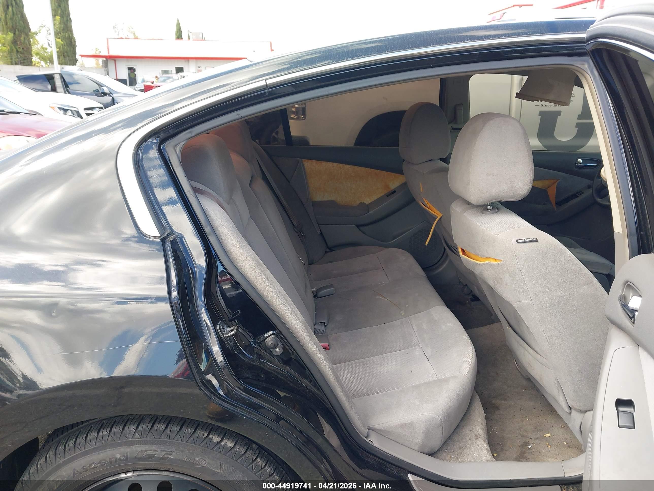 NISSAN ALTIMA image 8