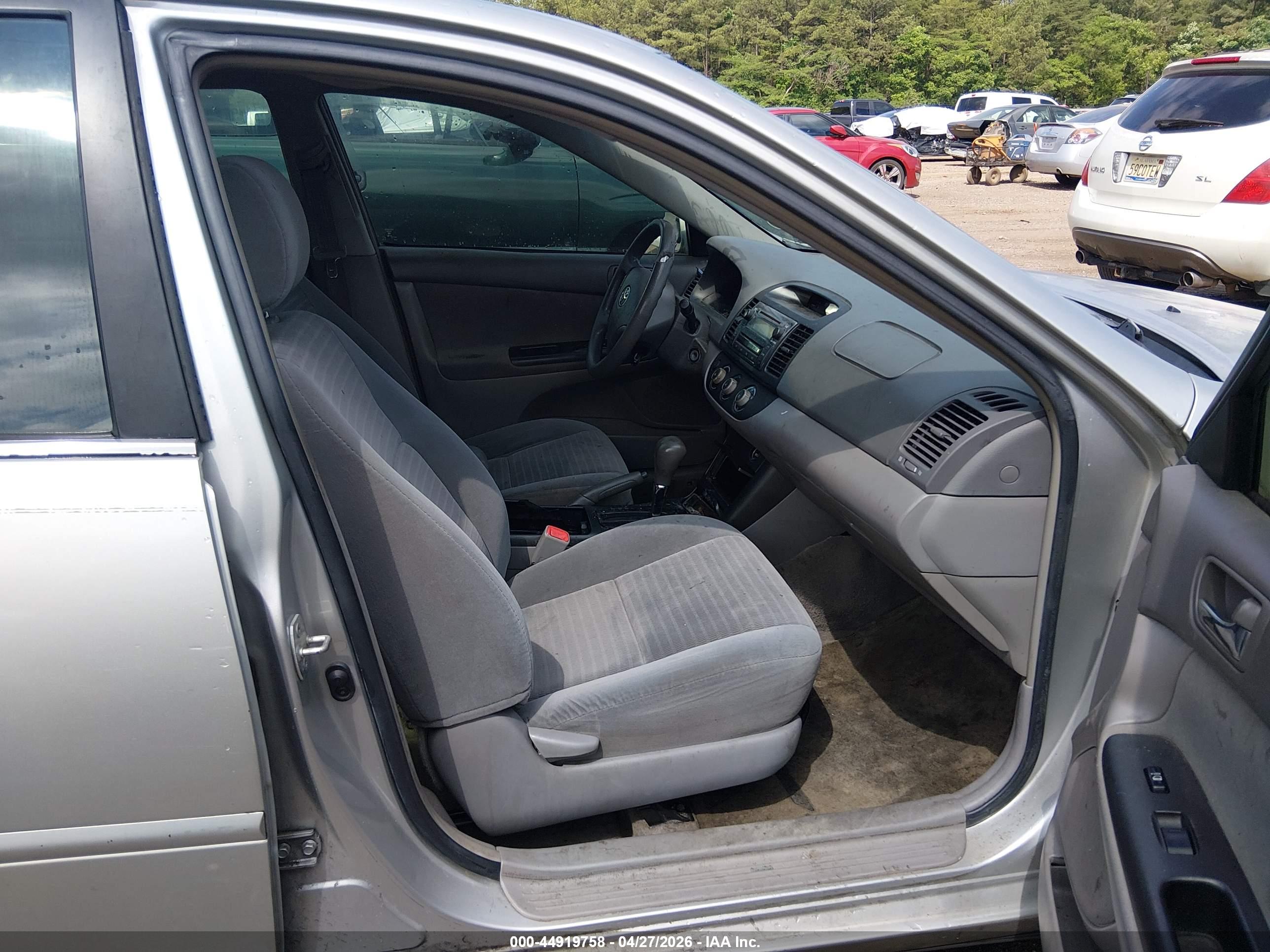 TOYOTA CAMRY image 5