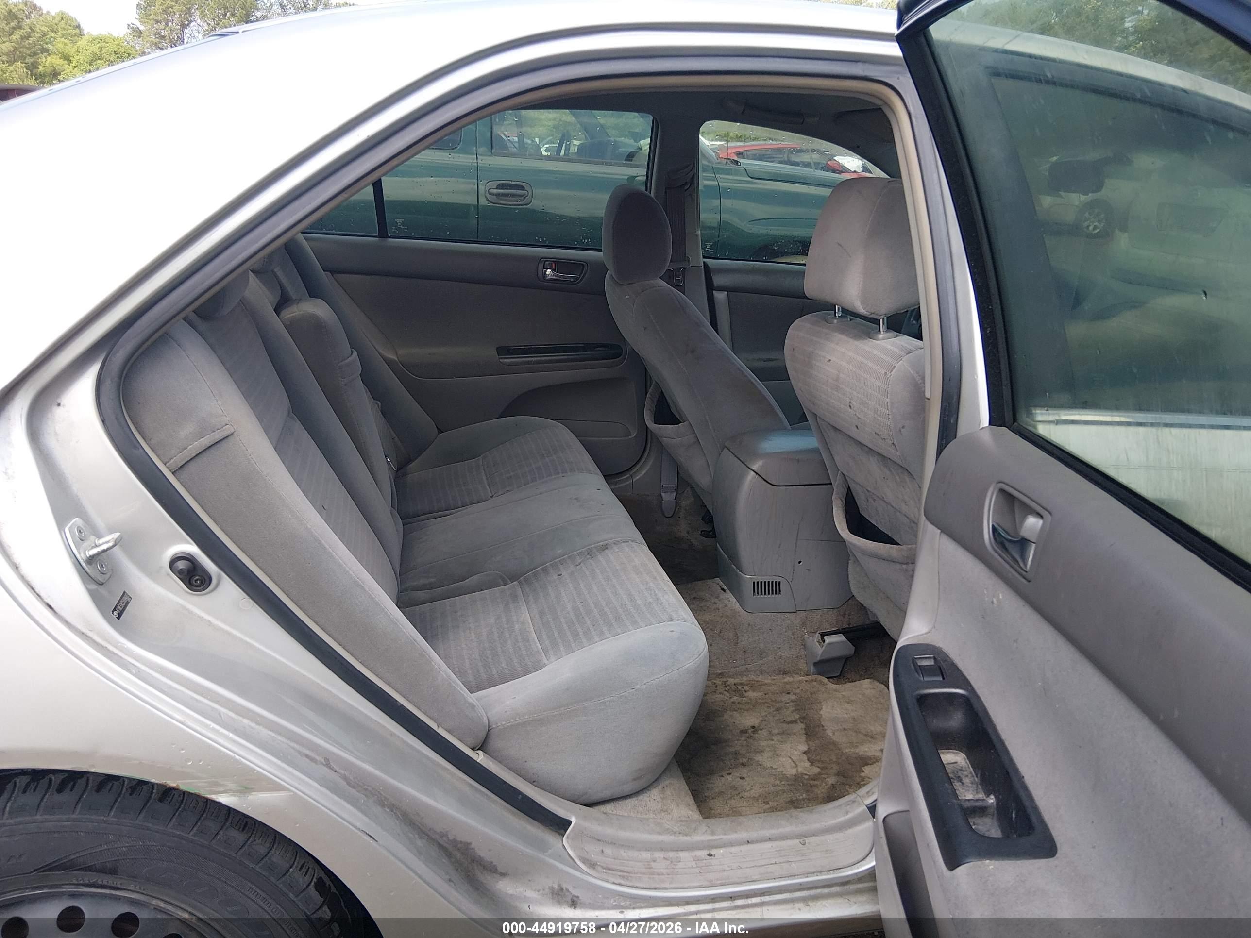 TOYOTA CAMRY image 8