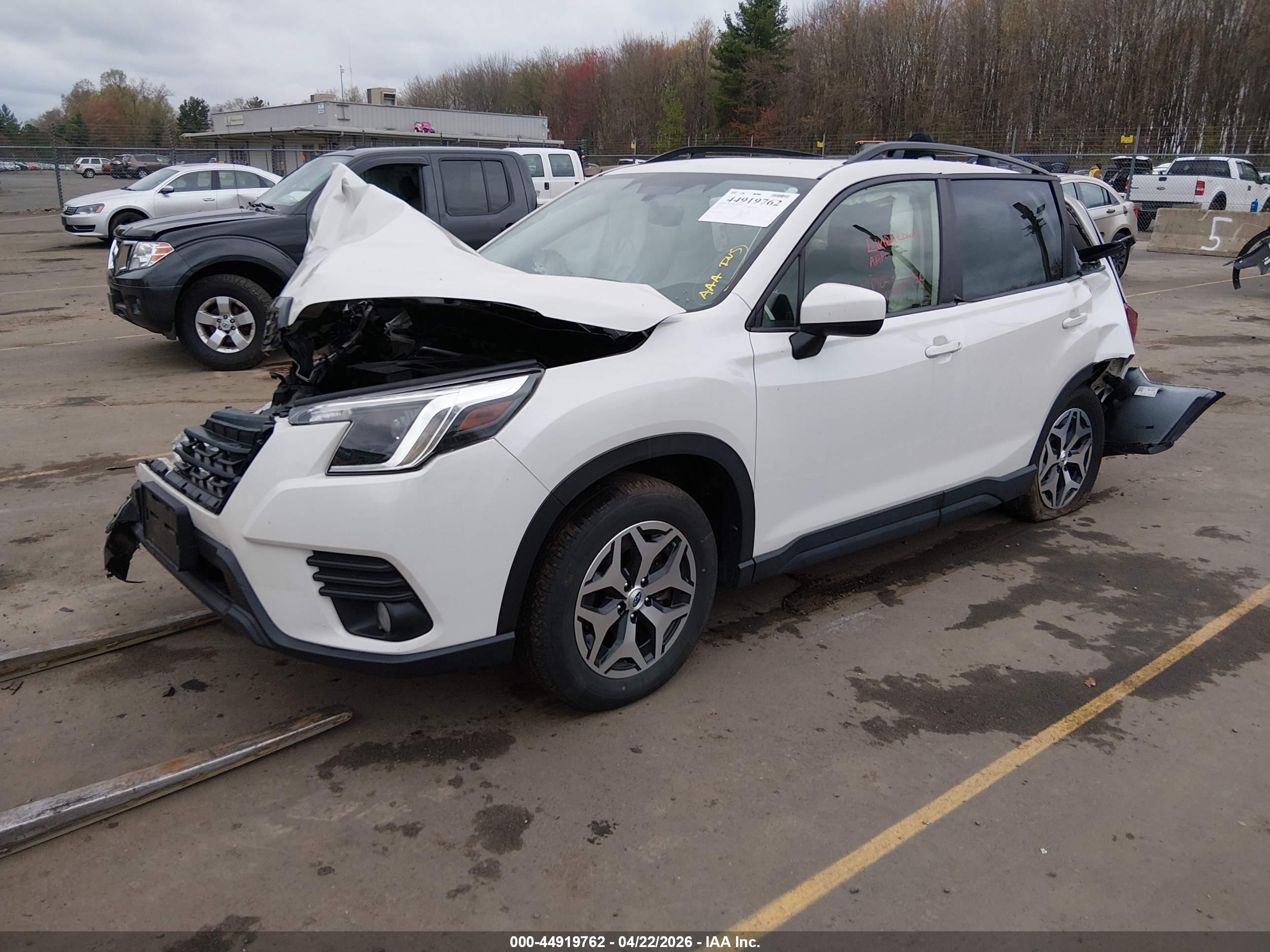 SUBARU FORESTER image 2