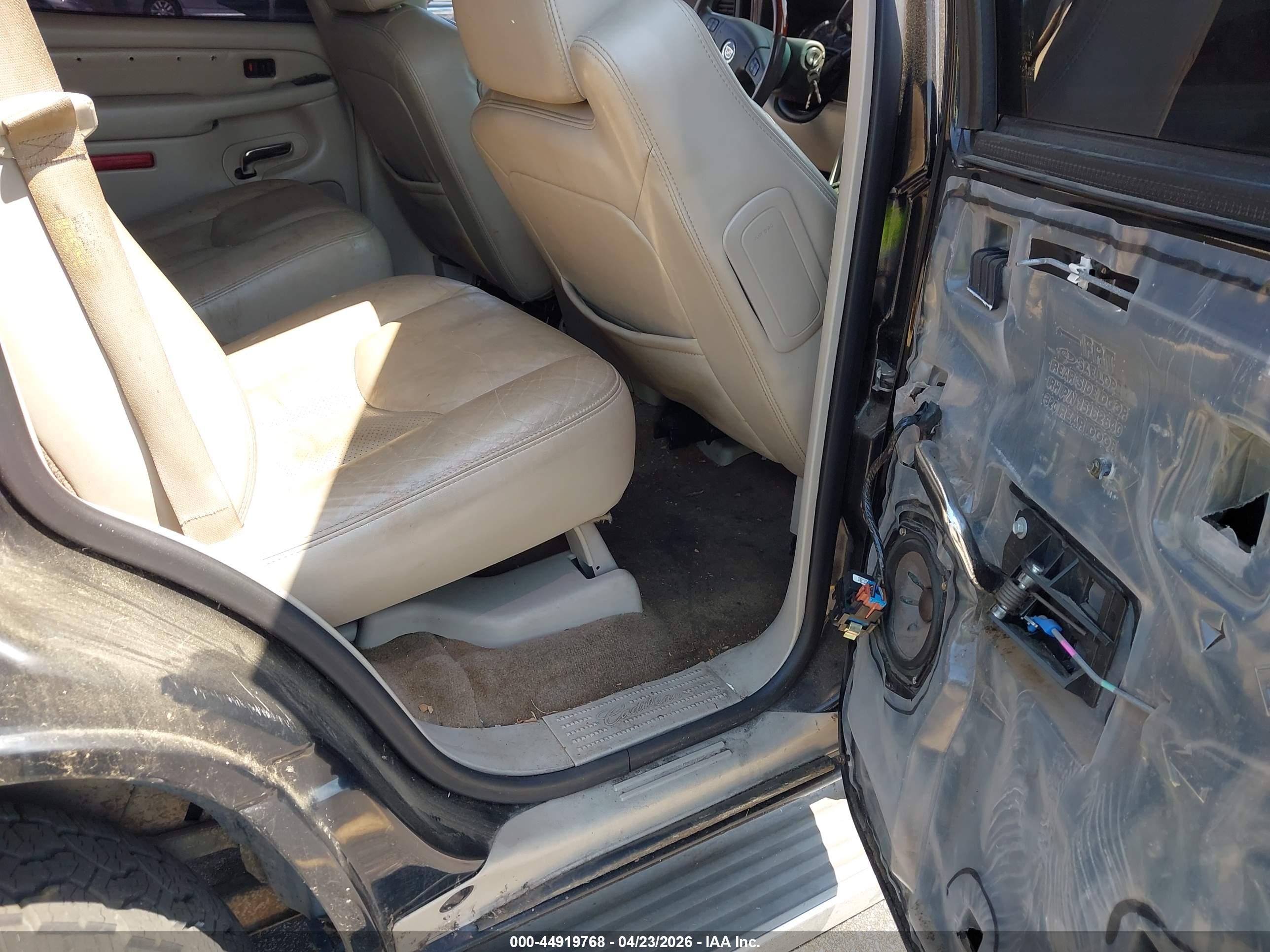 CADILLAC ESCALADE image 8