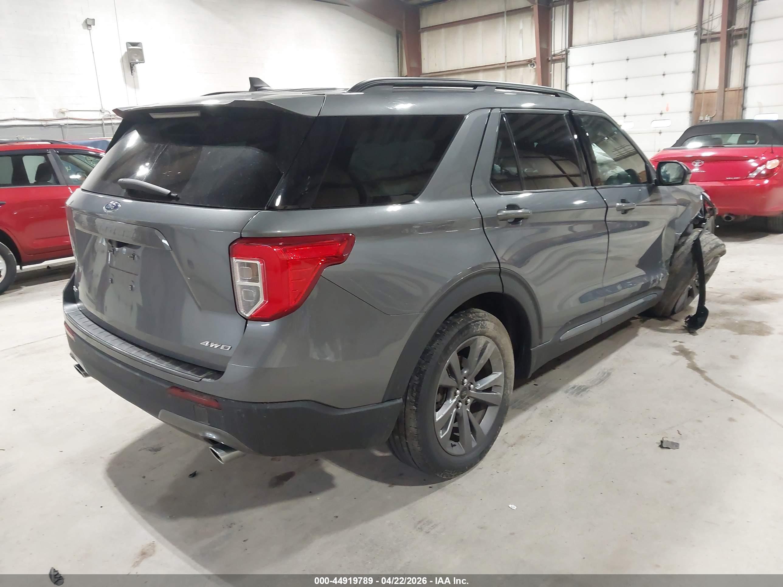 FORD EXPLORER image 4