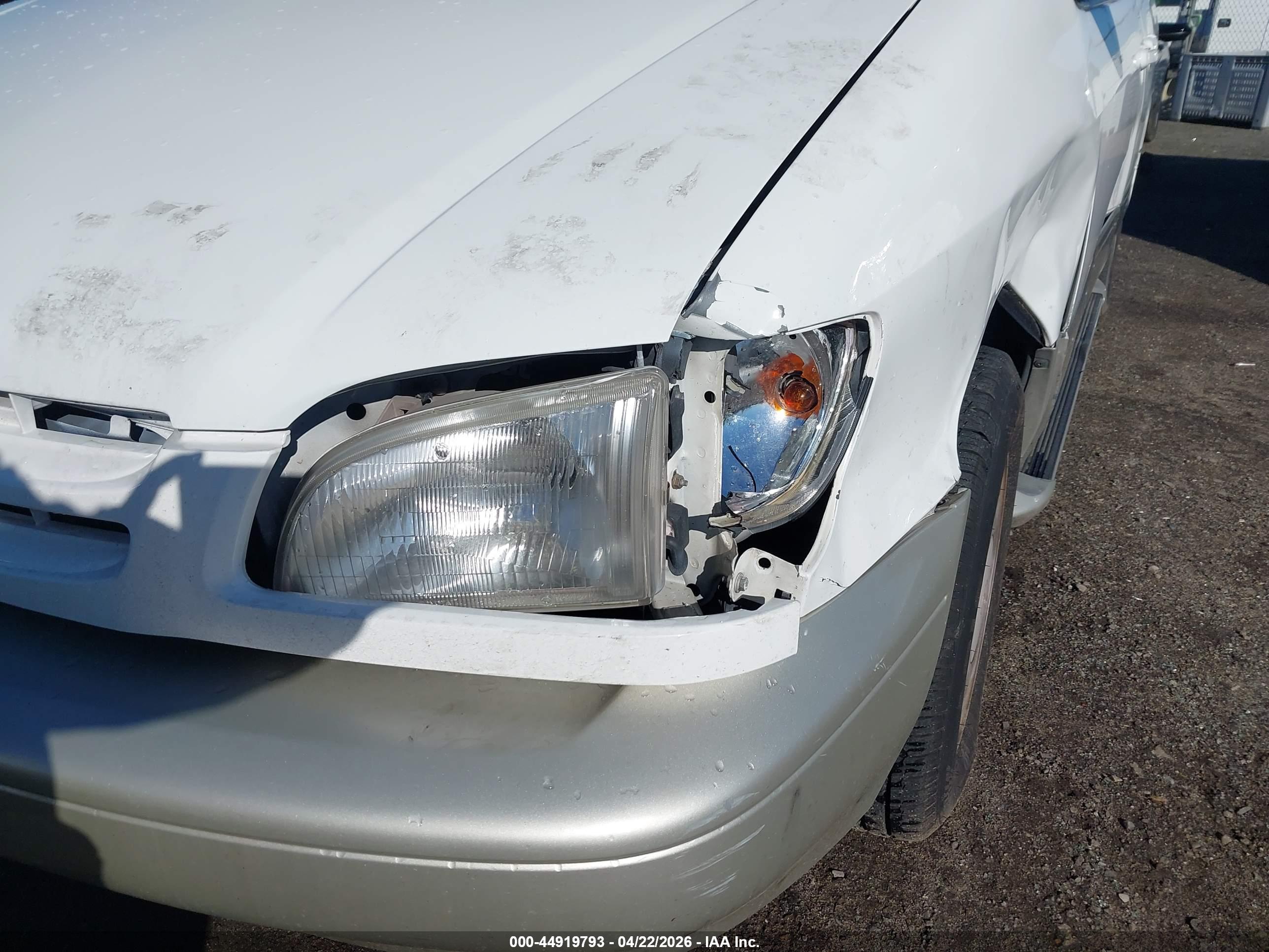 TOYOTA SIENNA image 6