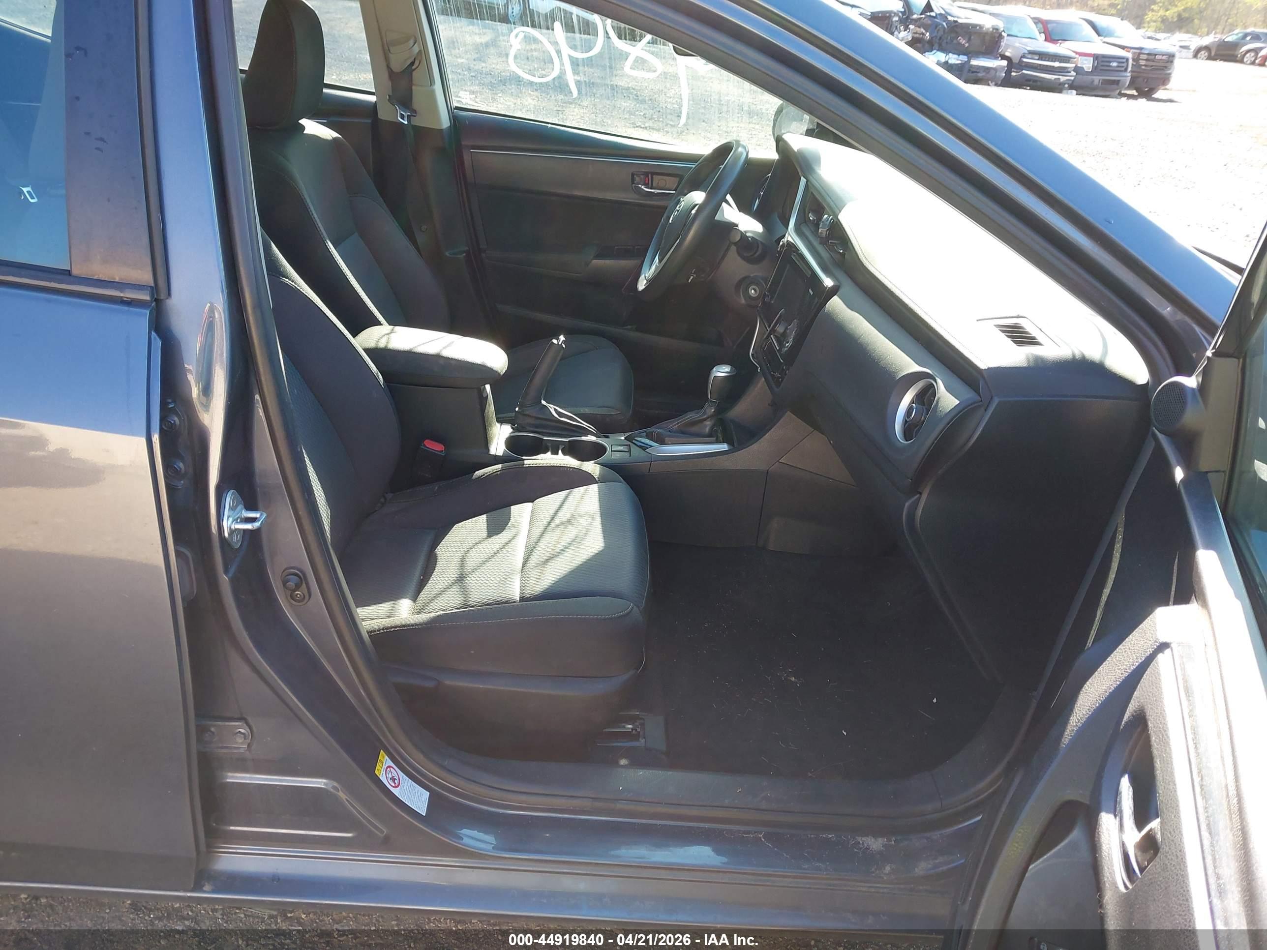 TOYOTA COROLLA image 5