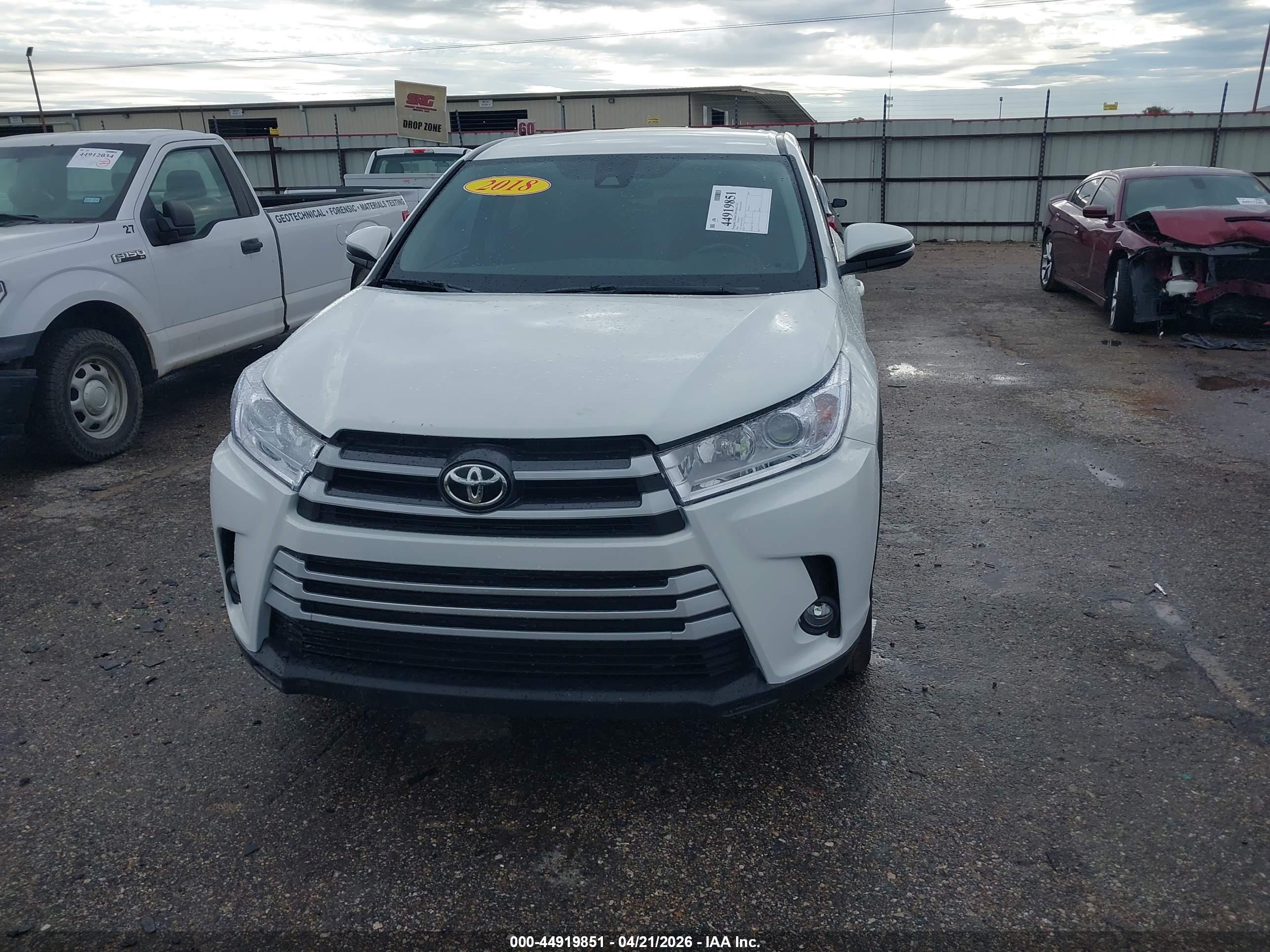 TOYOTA HIGHLANDER image 6