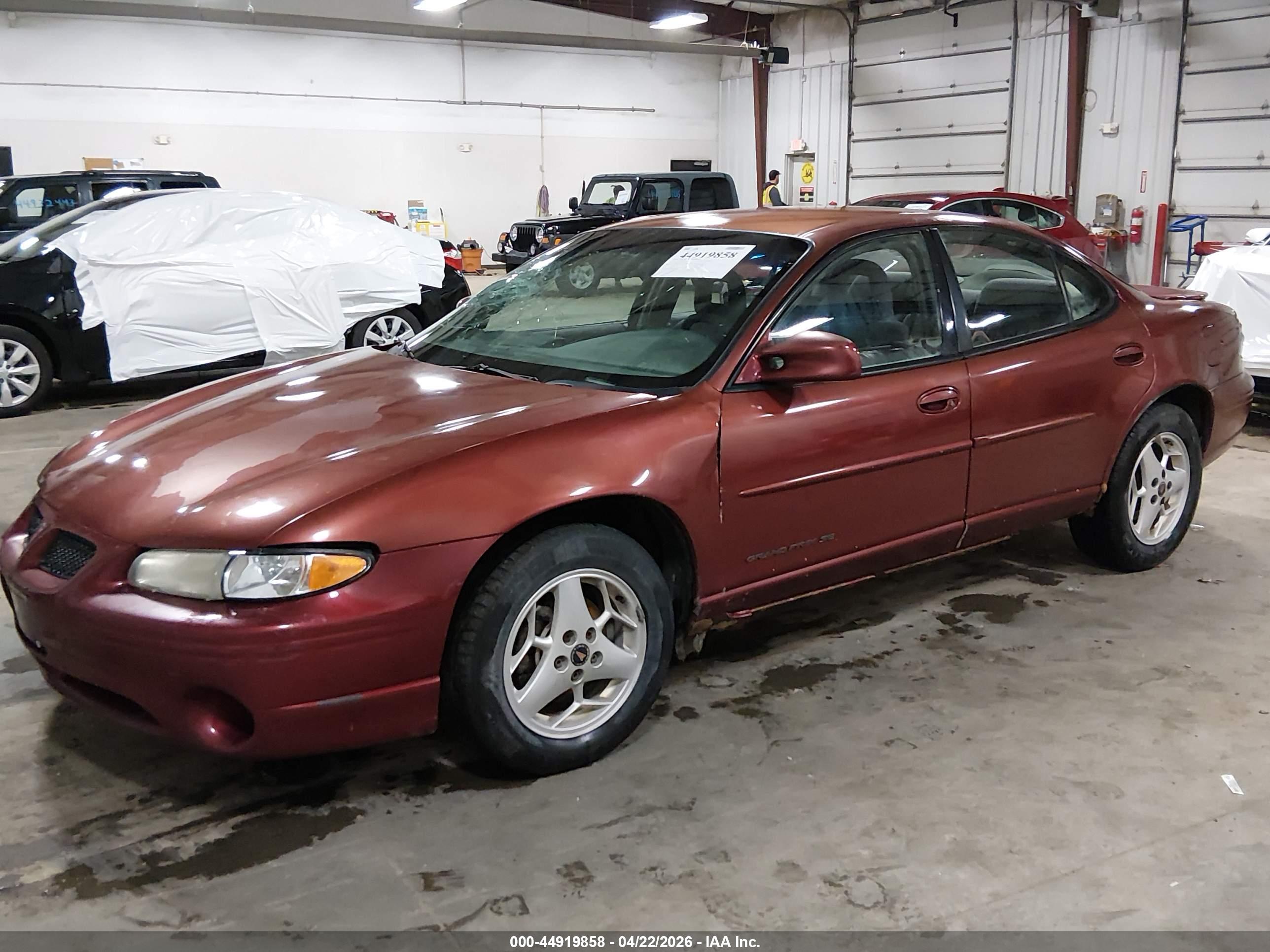 PONTIAC GRAND image 2