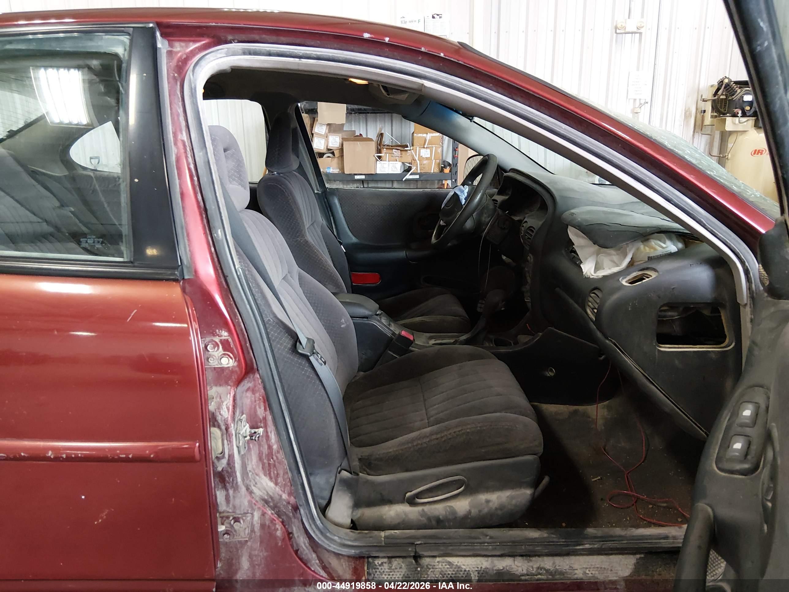 PONTIAC GRAND image 5