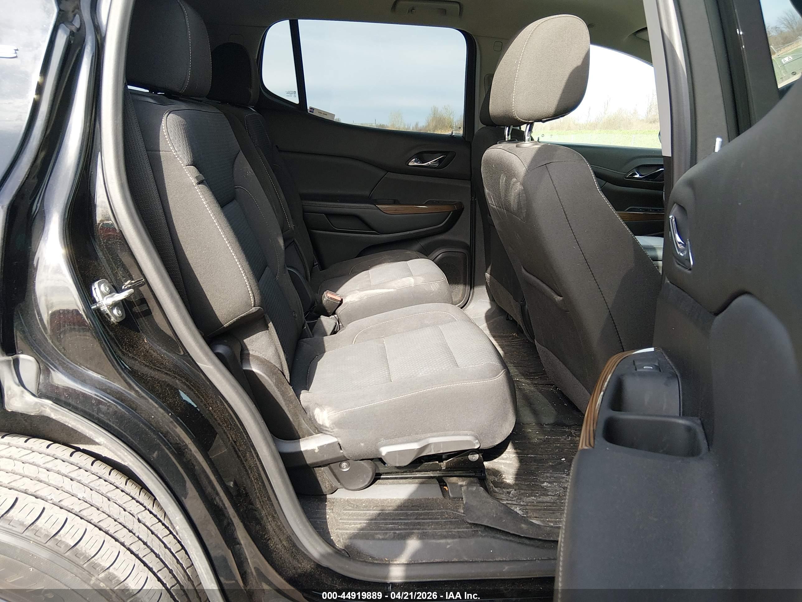 GMC ACADIA image 8