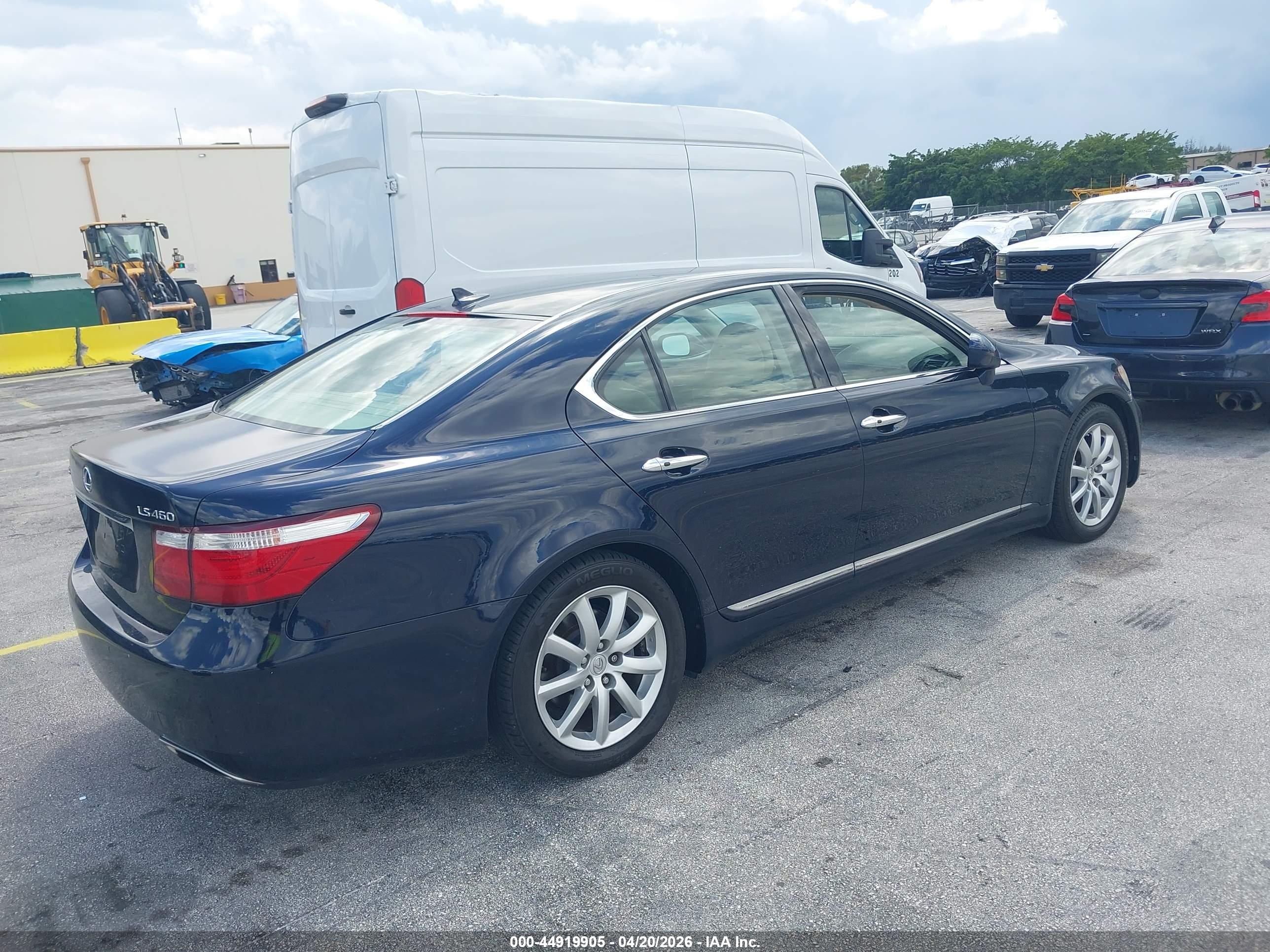LEXUS LS image 4