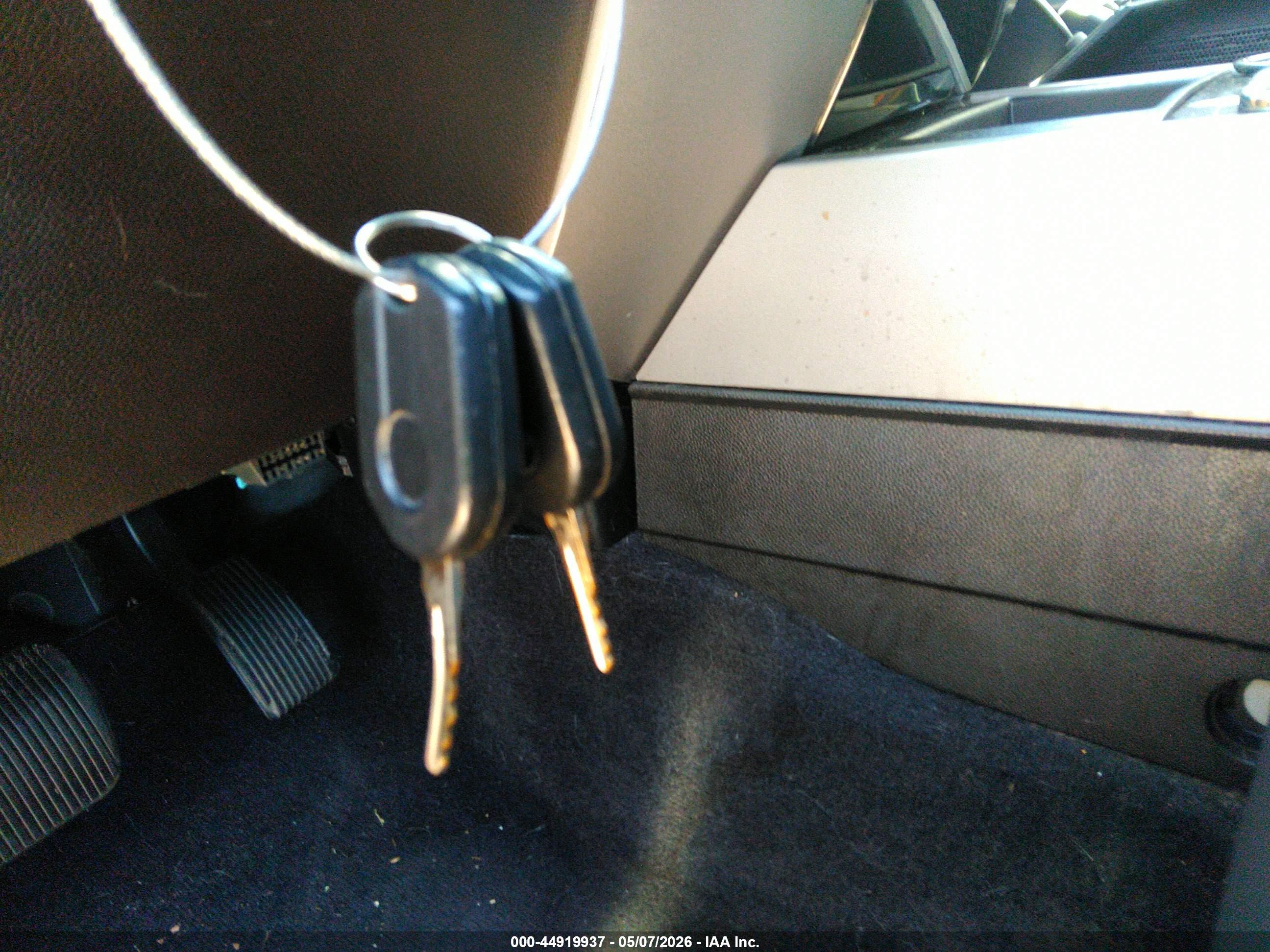FORD EXPEDITION image 11