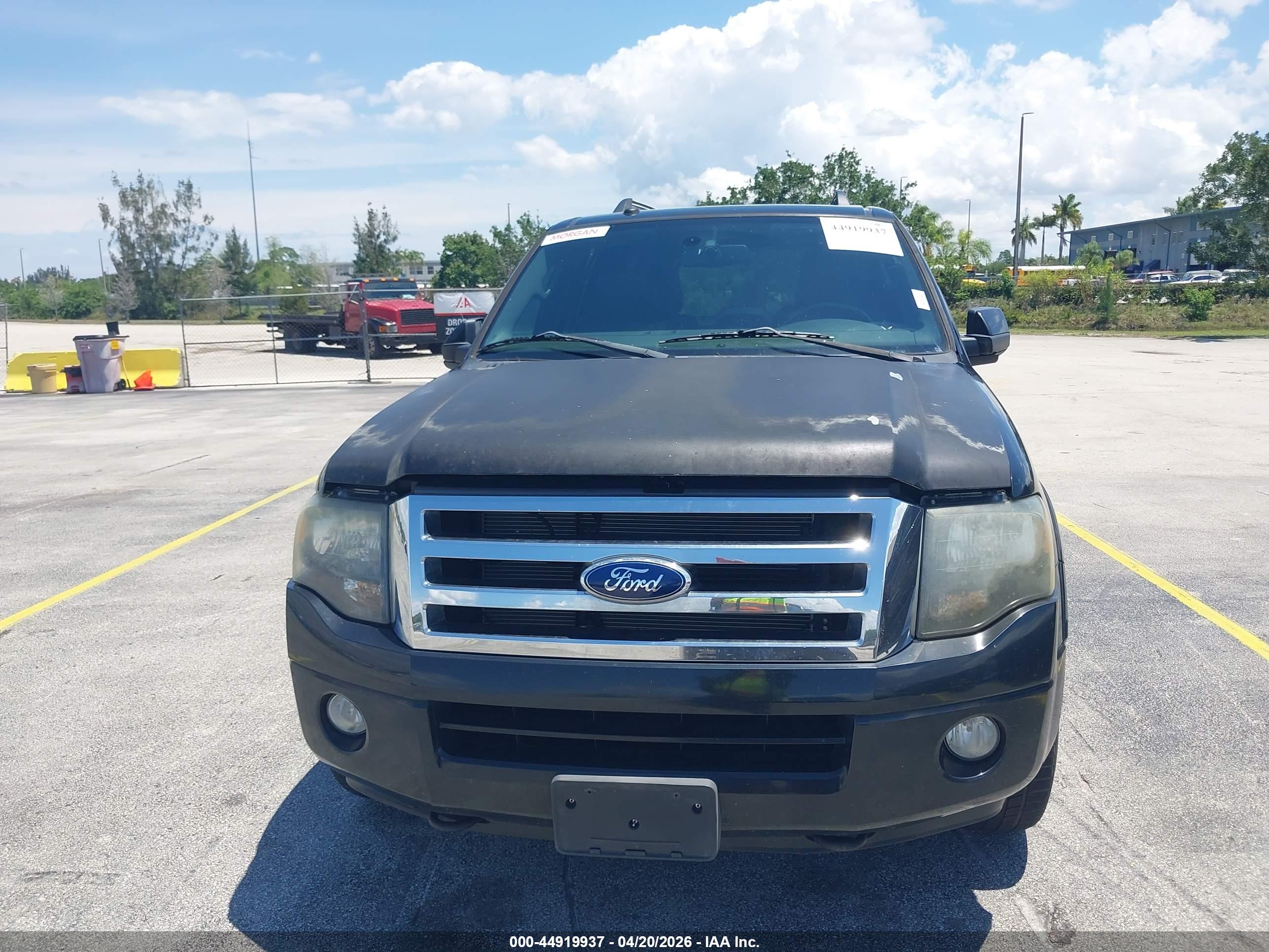 FORD EXPEDITION image 6