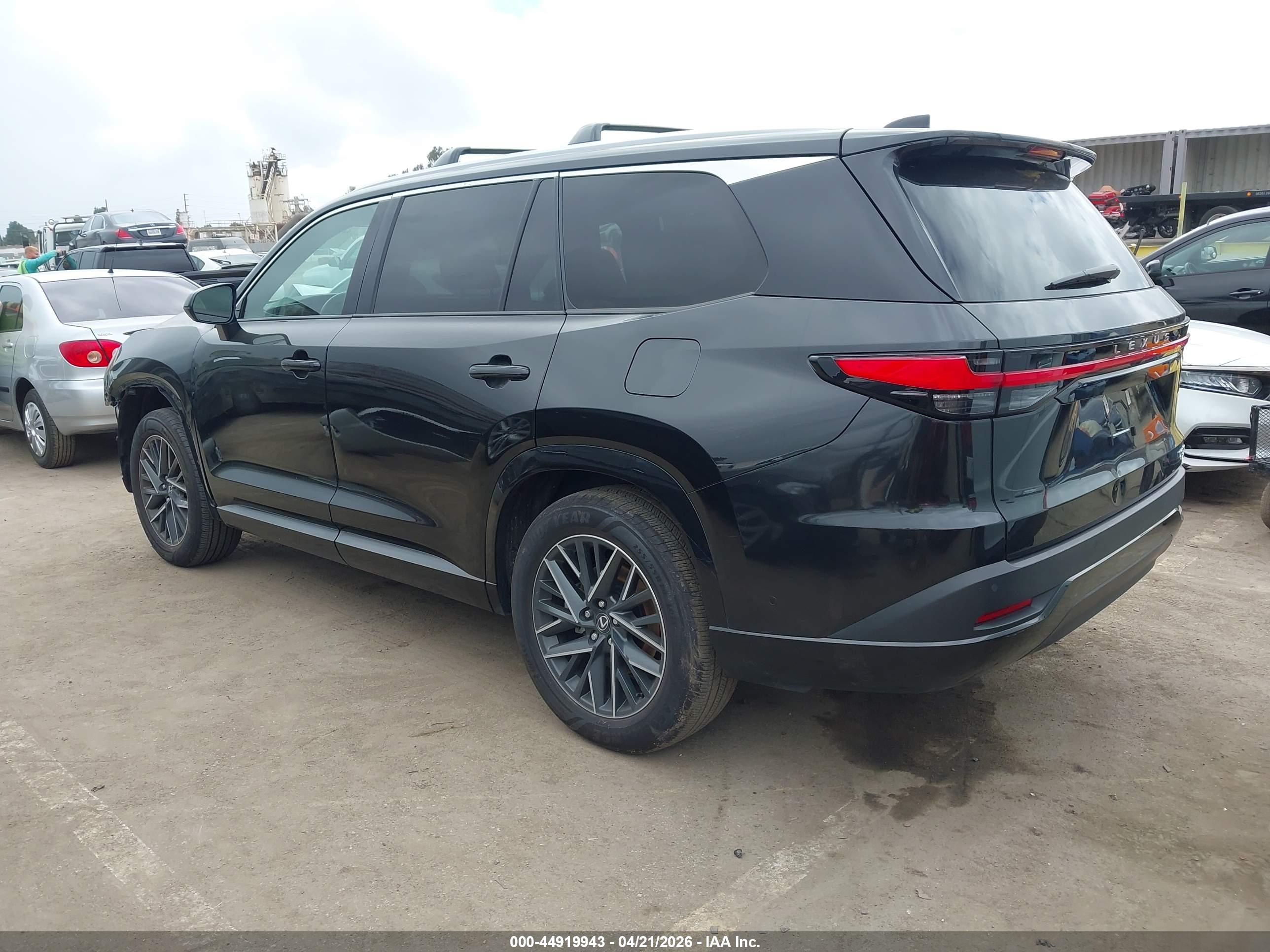 LEXUS TX image 3