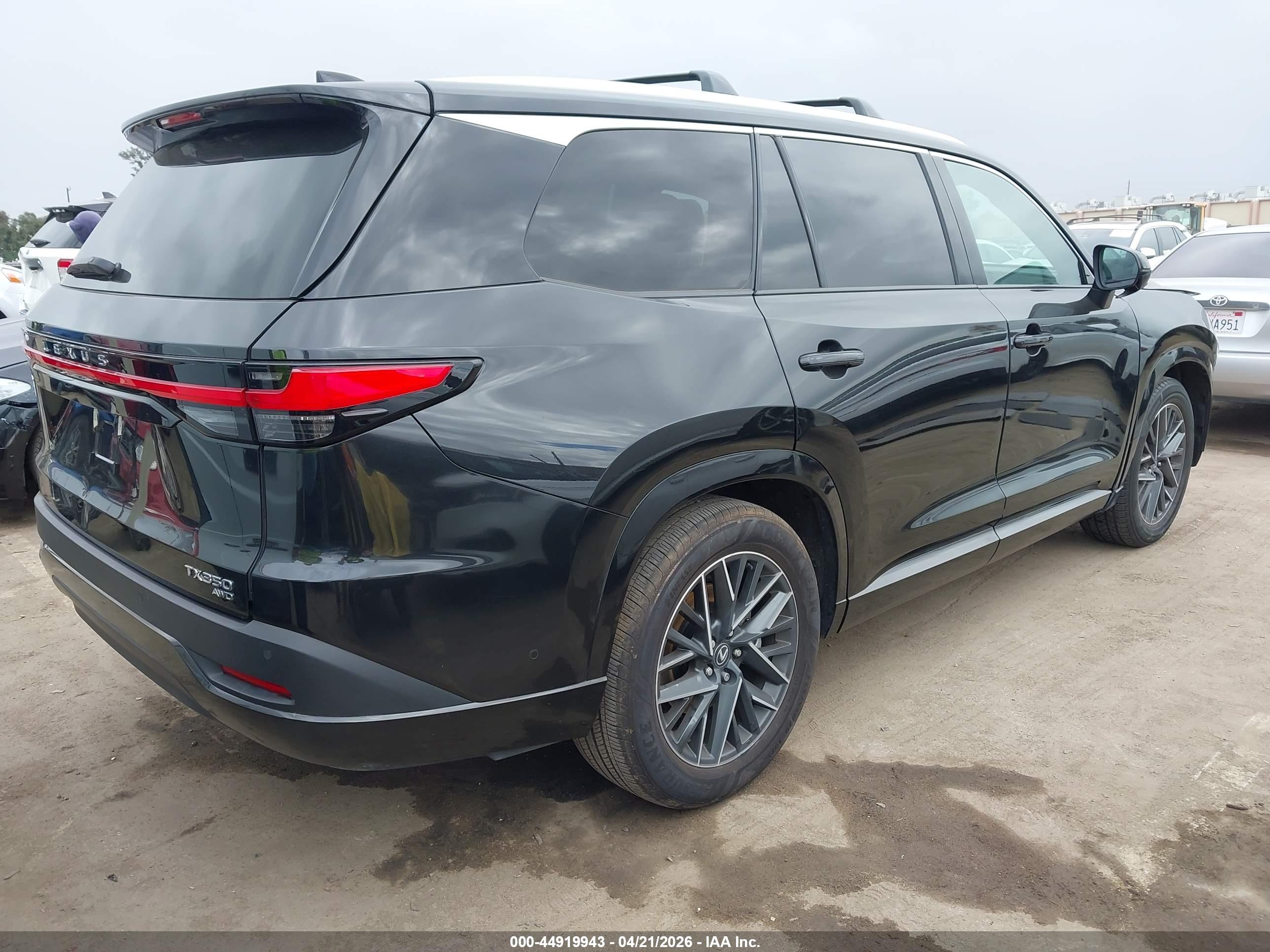 LEXUS TX image 4