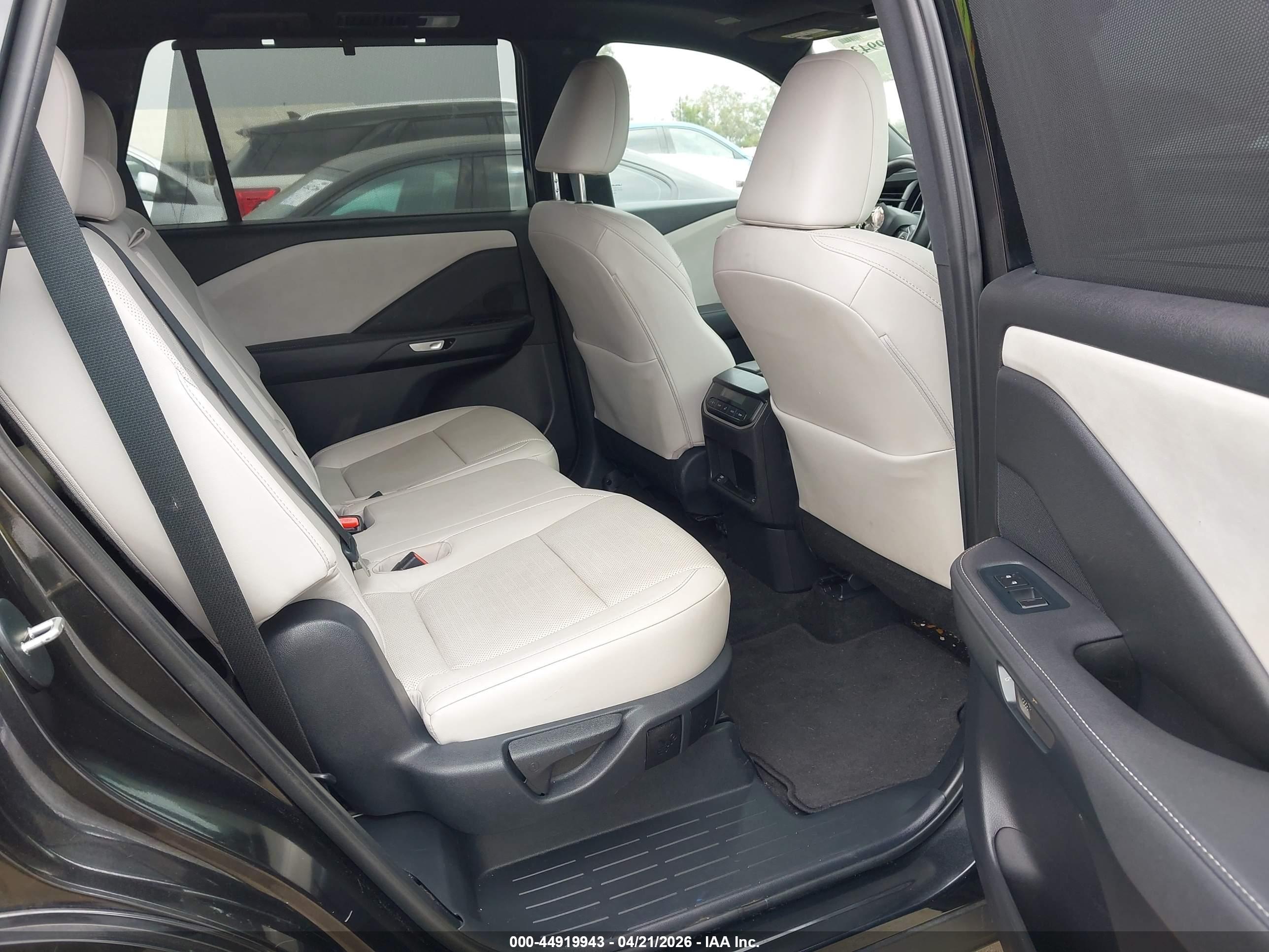 LEXUS TX image 8