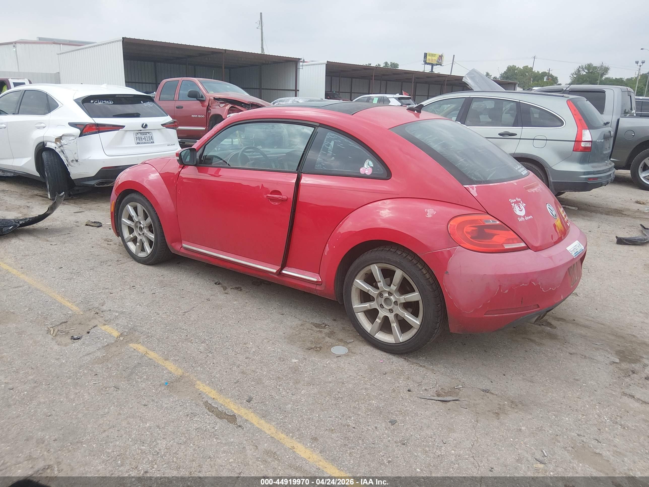 VOLKSWAGEN BEETLE image 3