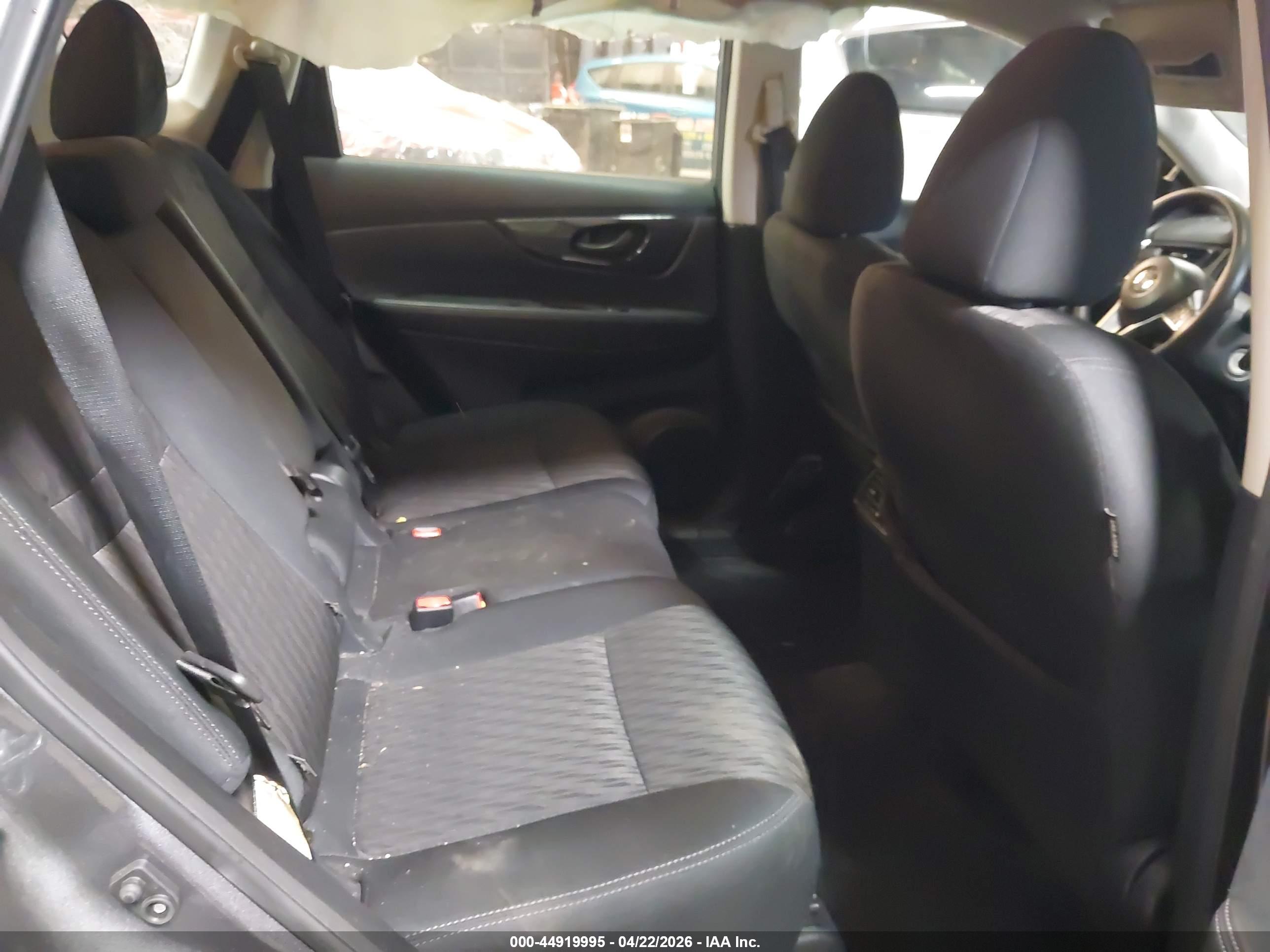 NISSAN ROGUE image 8