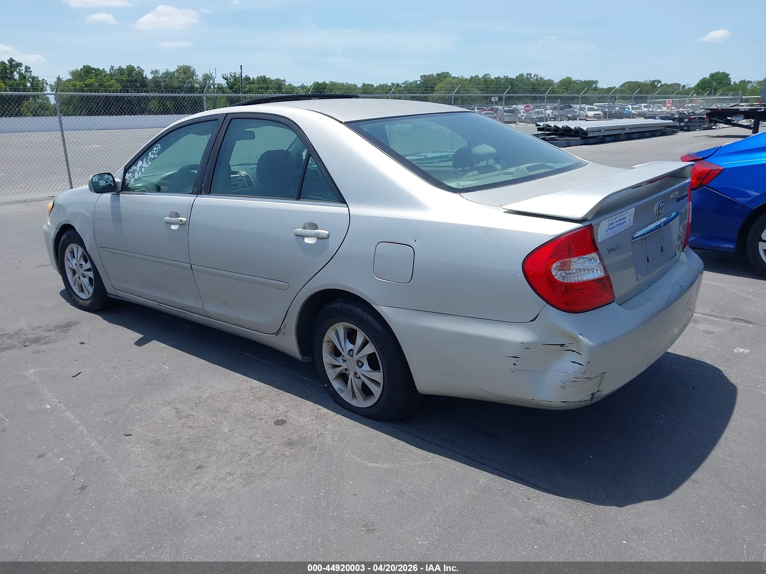 TOYOTA CAMRY image 3