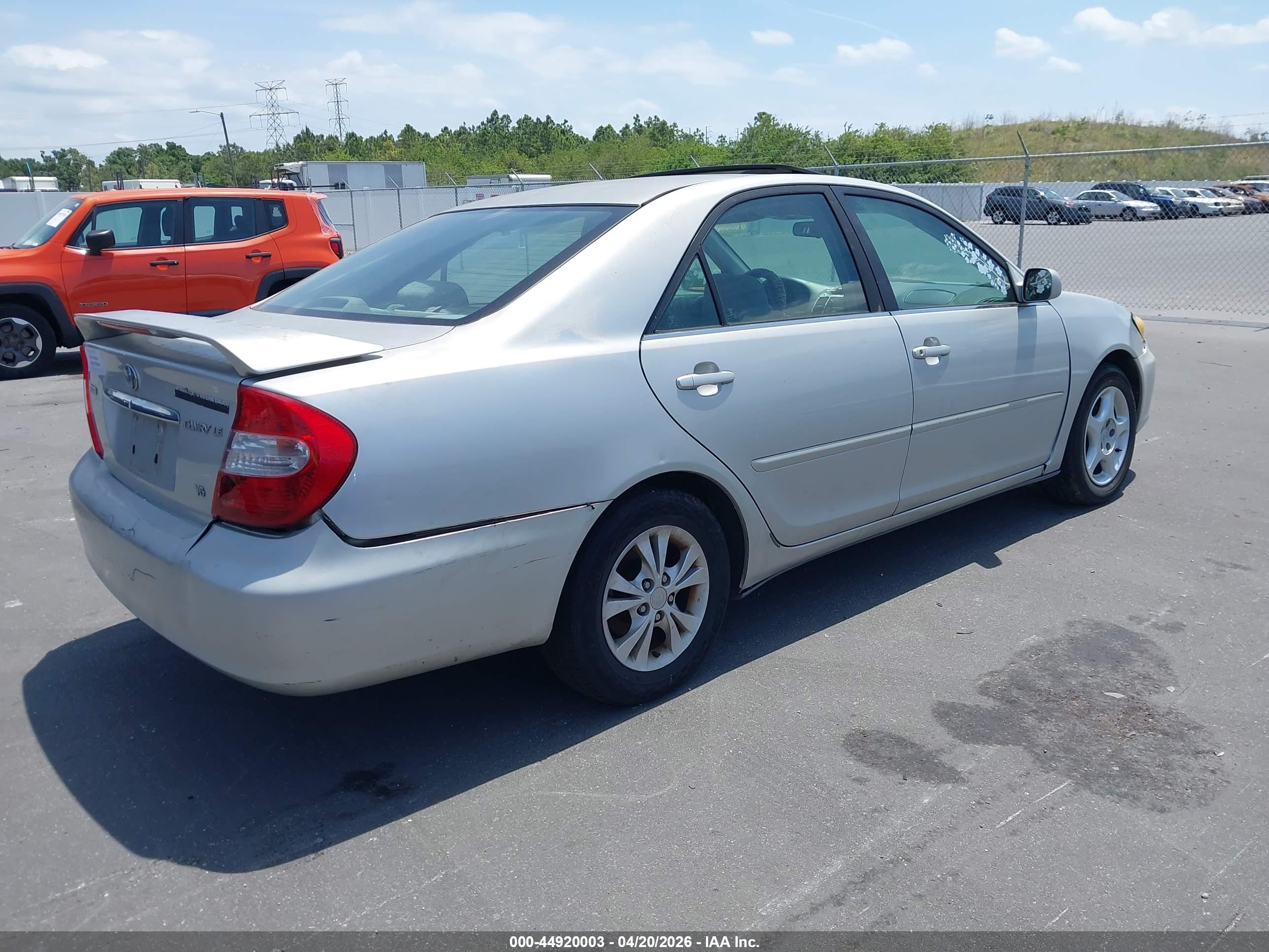TOYOTA CAMRY image 4
