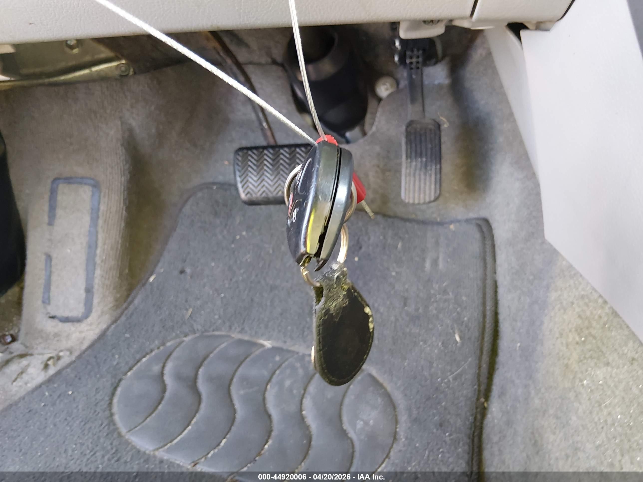 TOYOTA RAV4 image 11