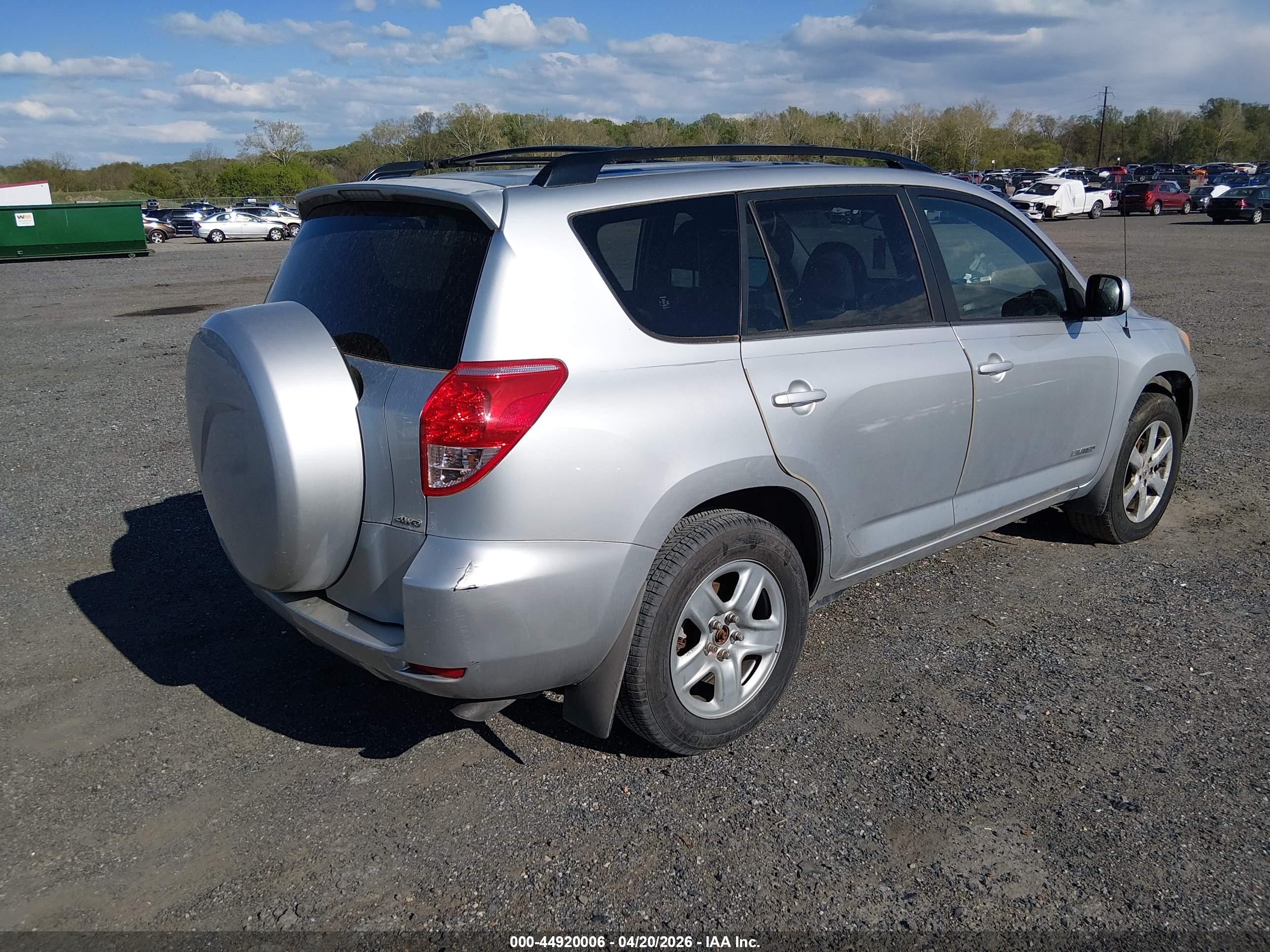 TOYOTA RAV4 image 4