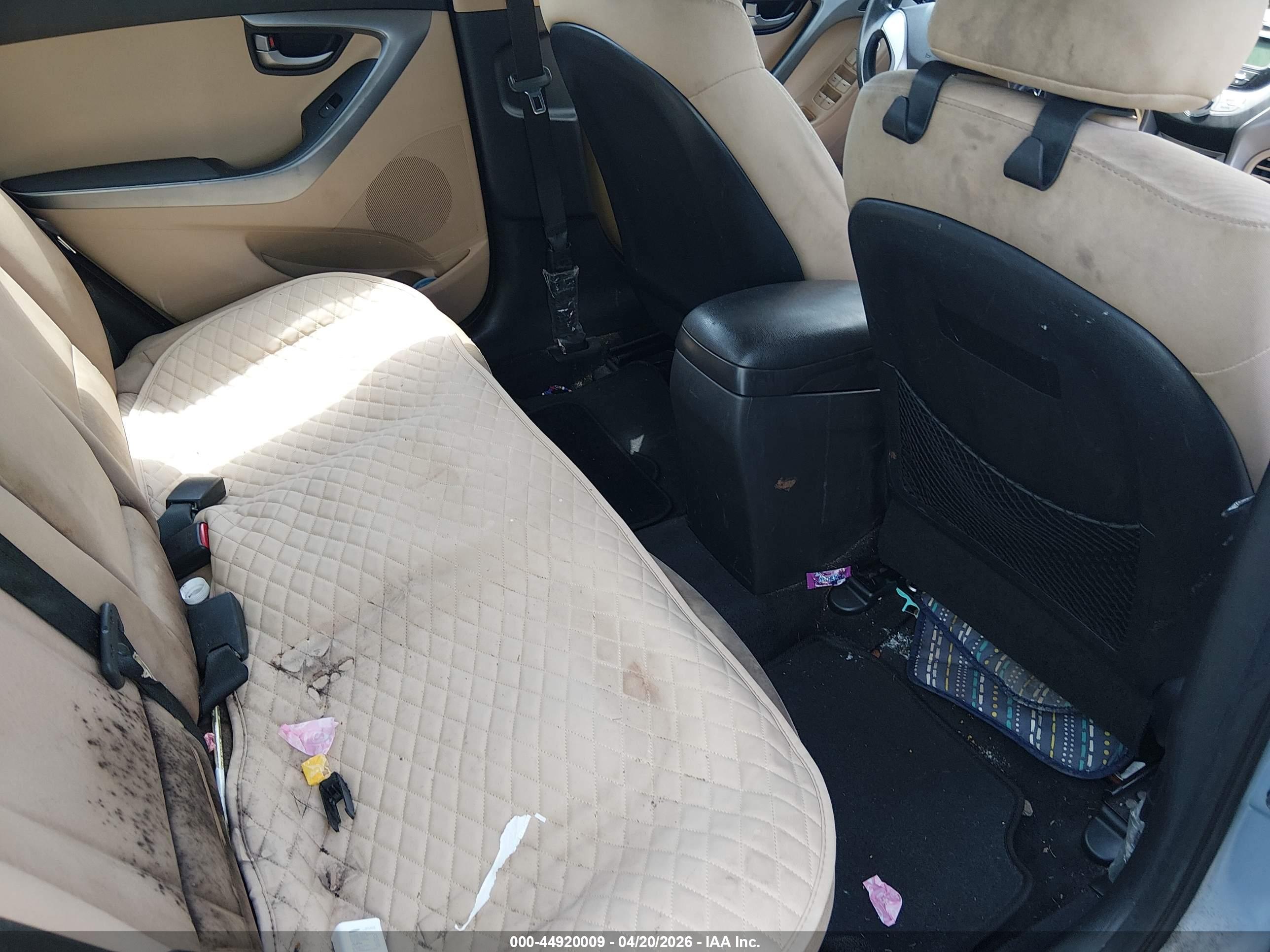 HYUNDAI ELANTRA image 8