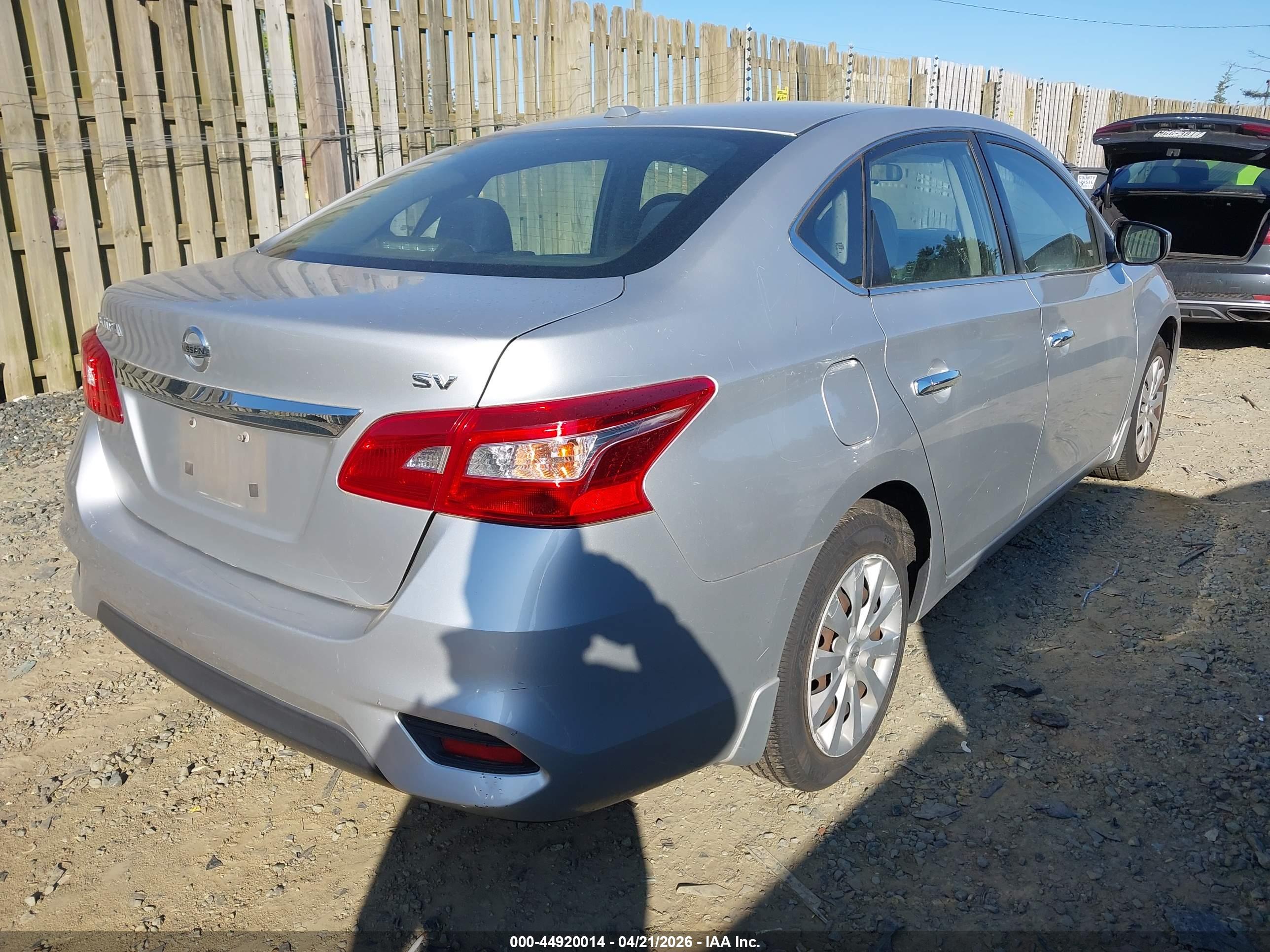 NISSAN SENTRA image 4
