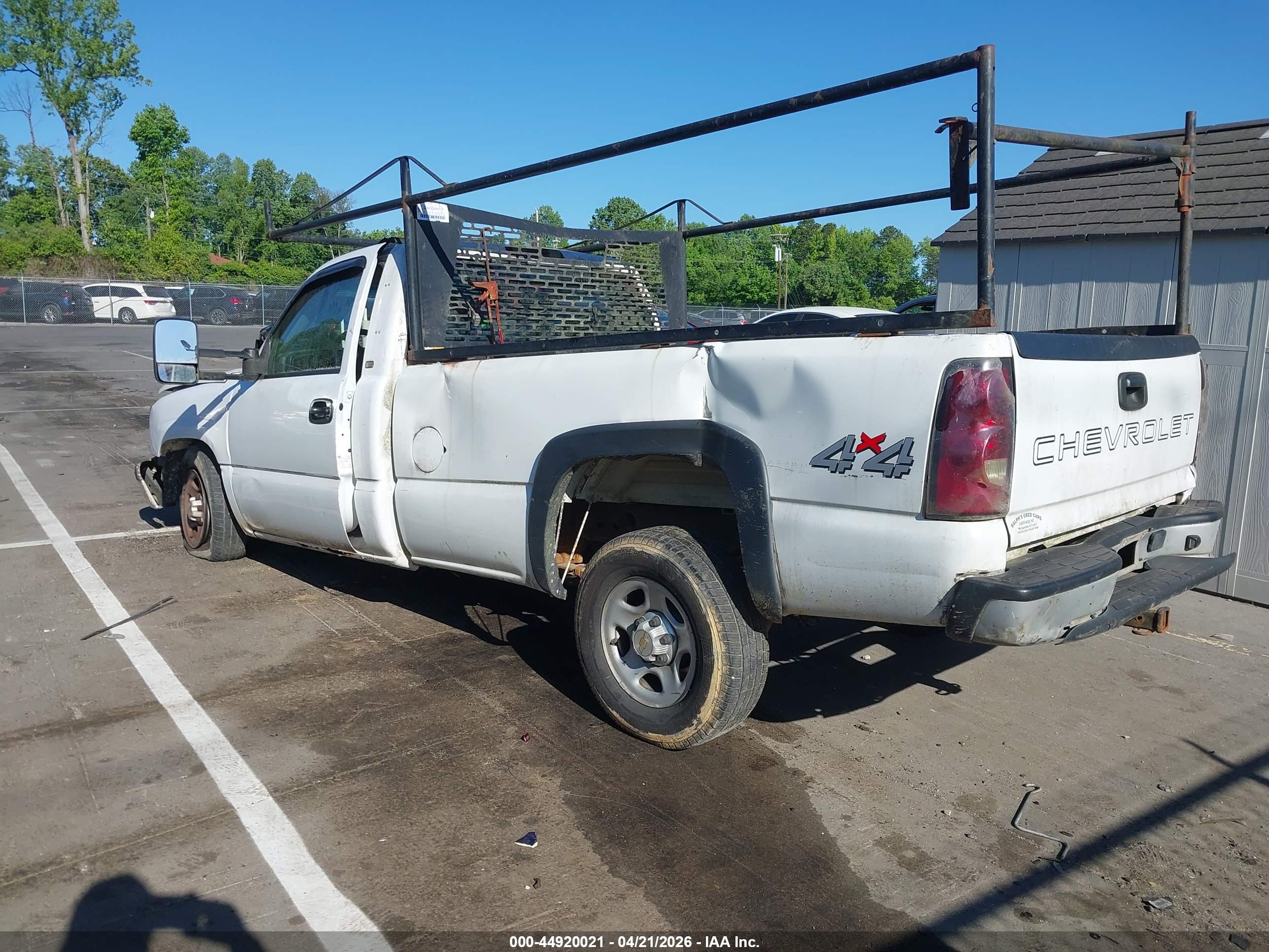CHEVROLET SILVERADO image 3
