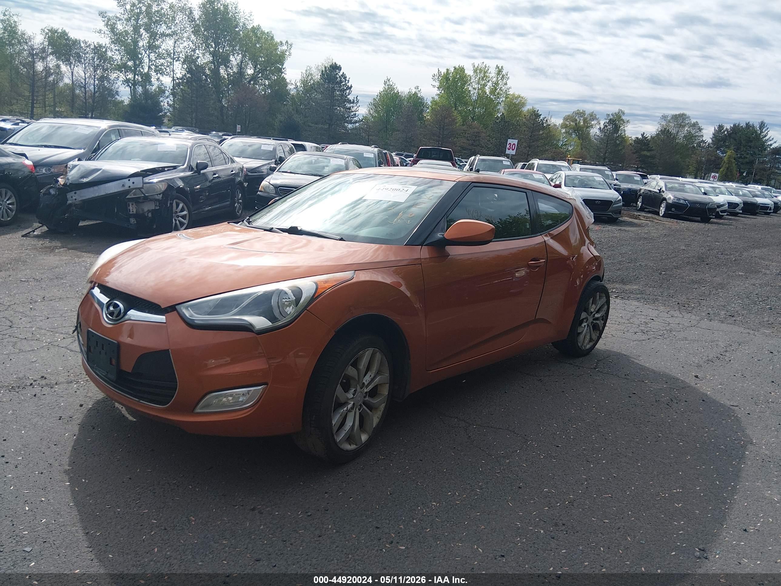 HYUNDAI VELOSTER image 2