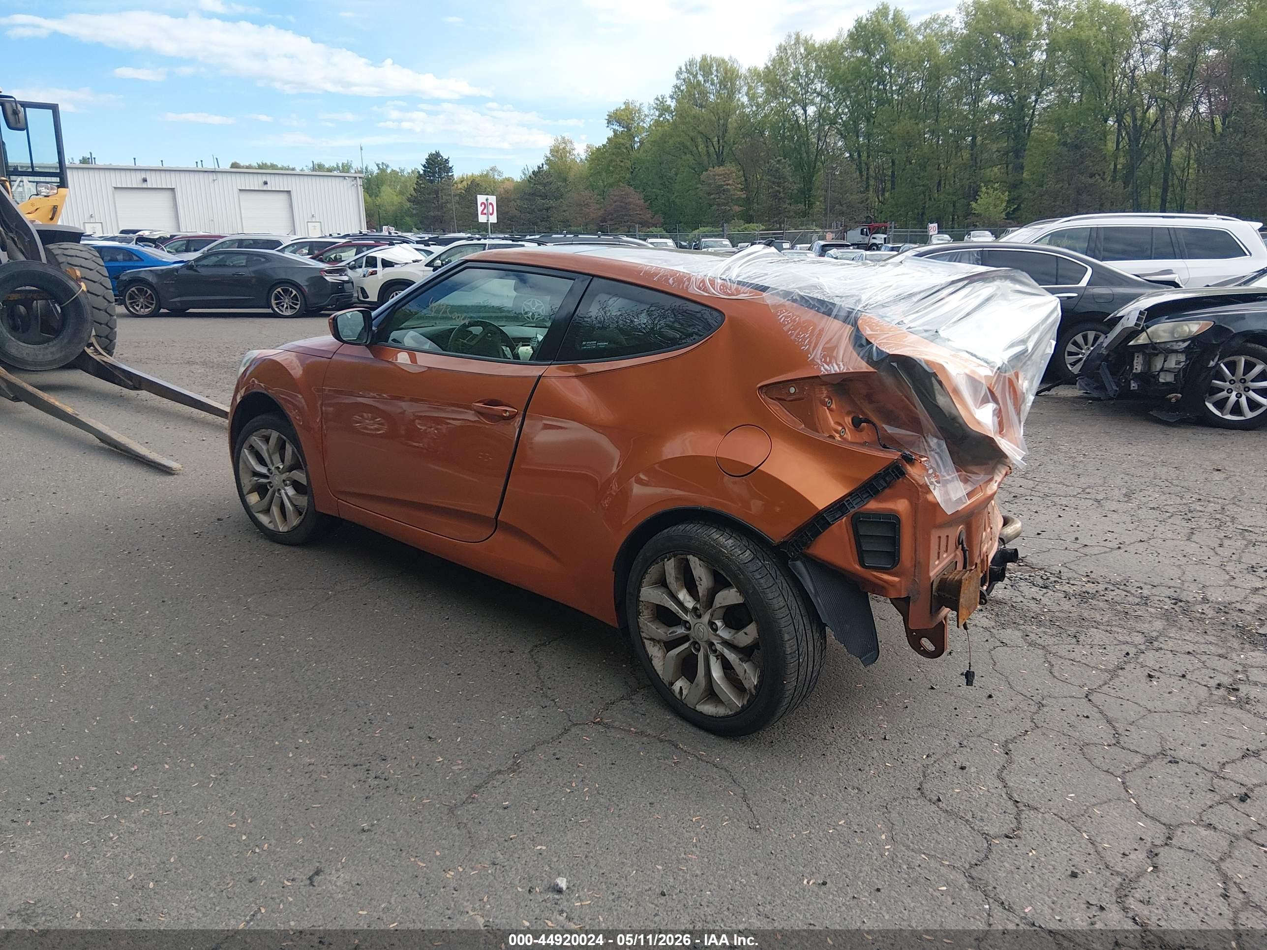 HYUNDAI VELOSTER image 3