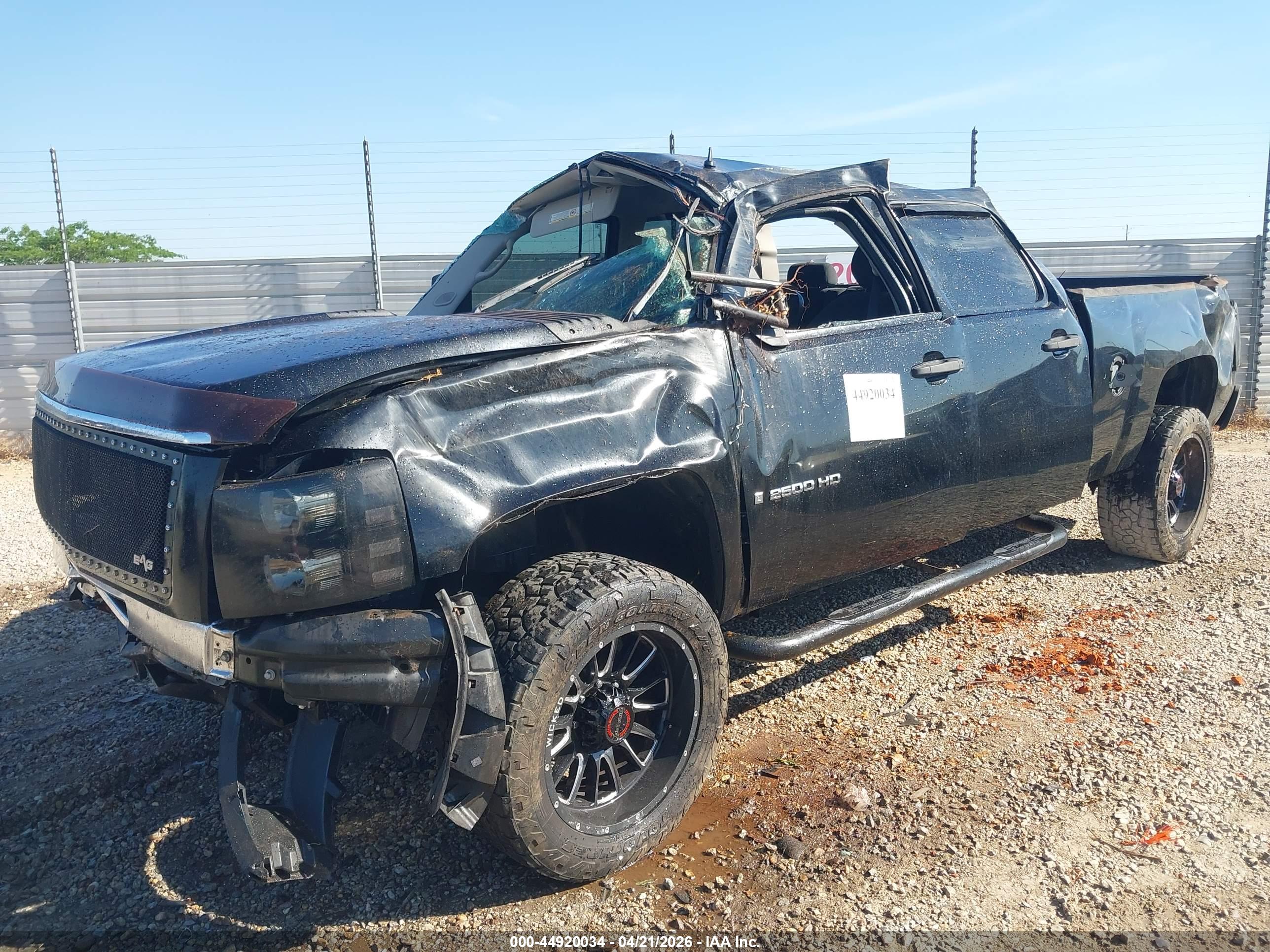 CHEVROLET SILVERADO image 2