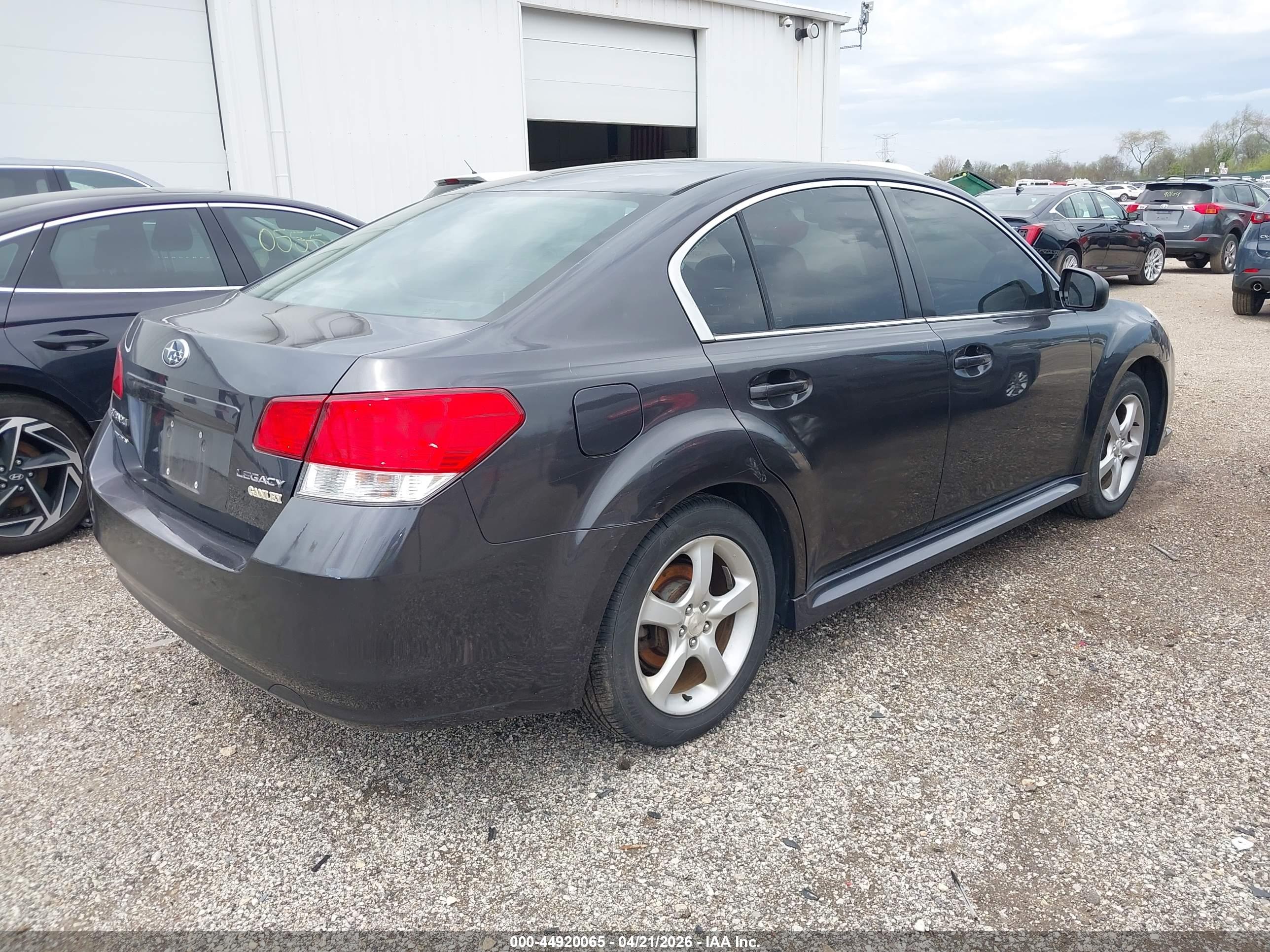 SUBARU LEGACY image 4