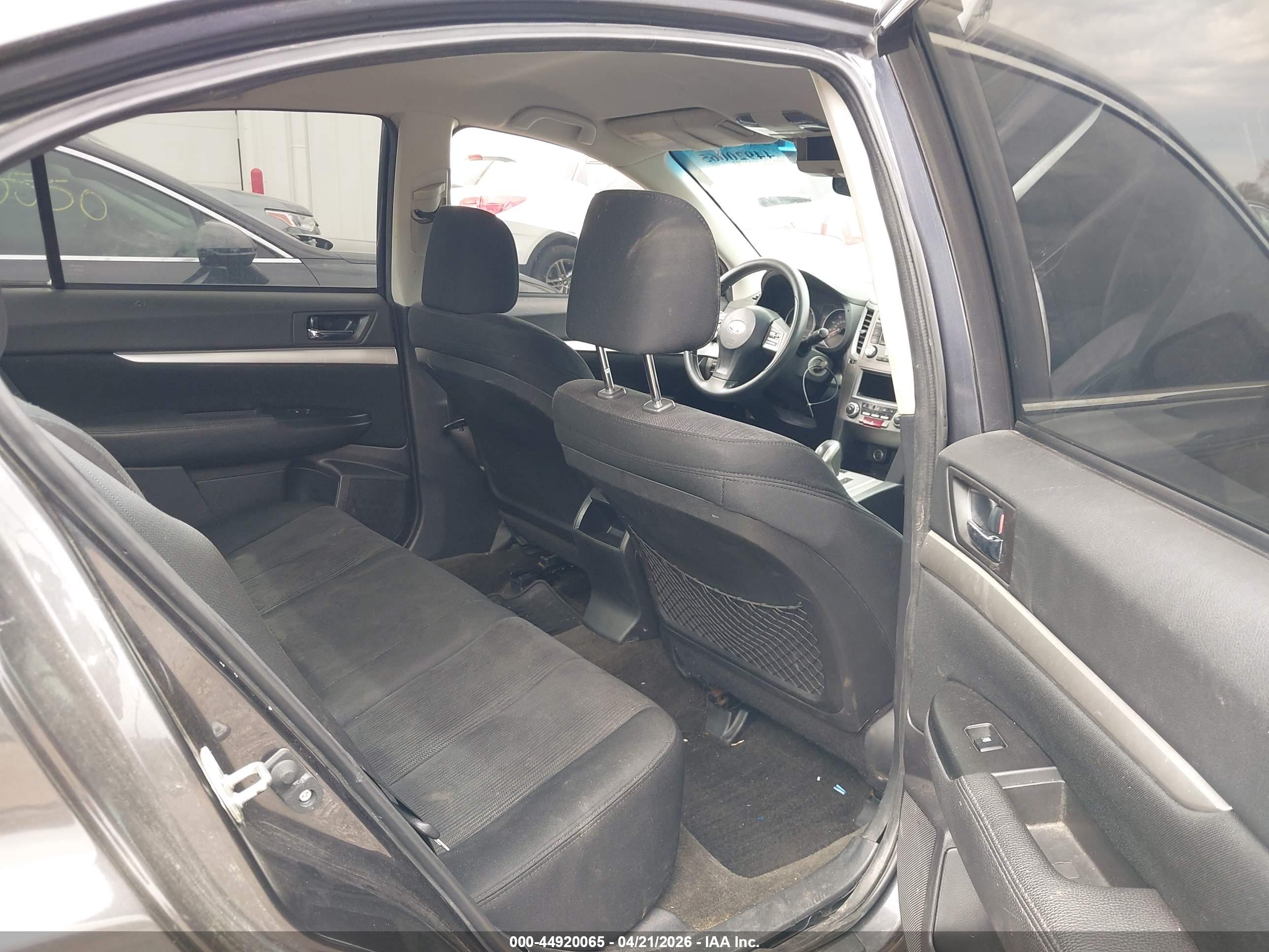 SUBARU LEGACY image 8