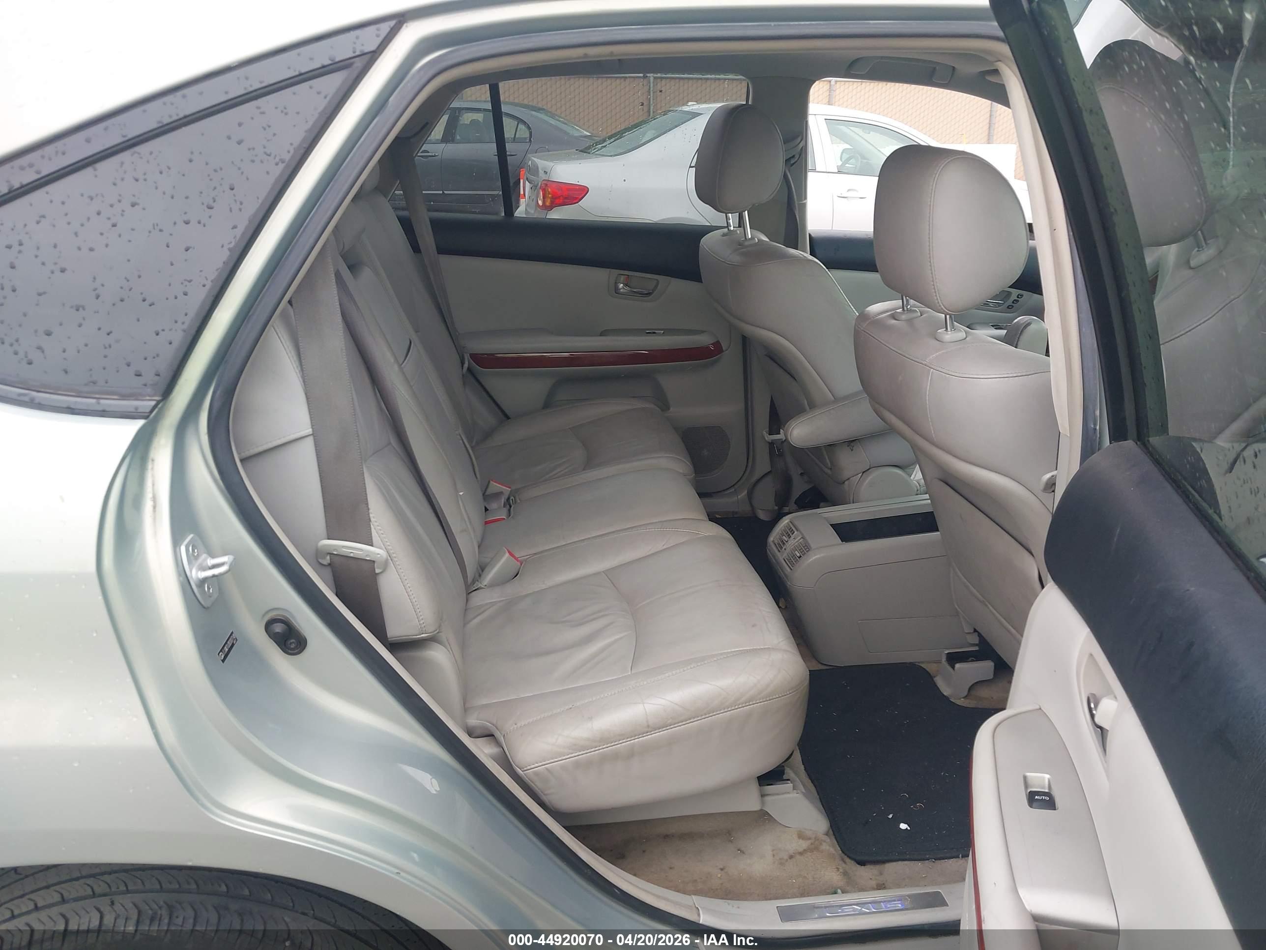 LEXUS RX image 8