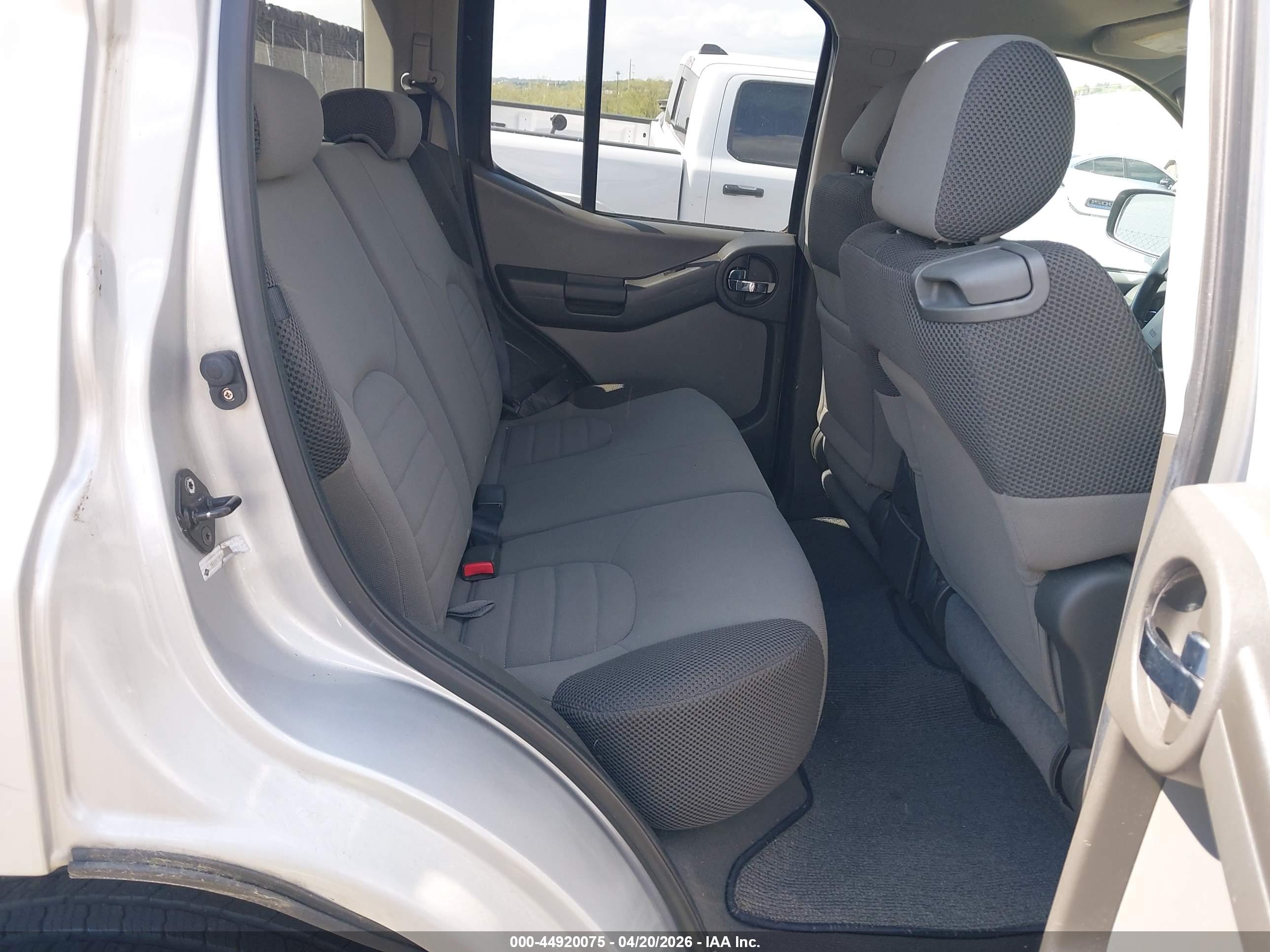 NISSAN XTERRA image 8