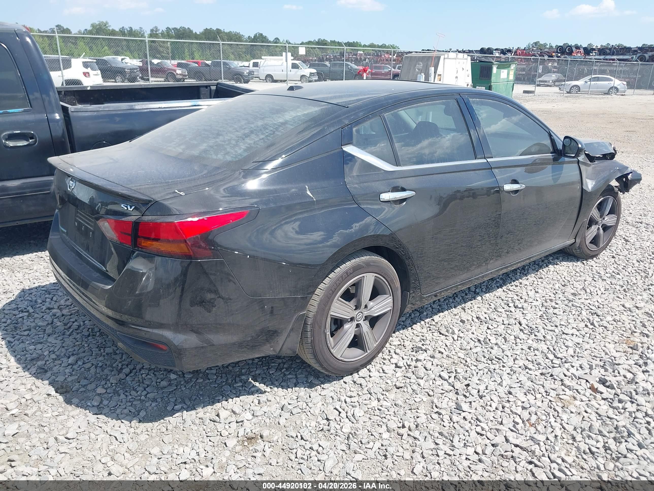 NISSAN ALTIMA image 4