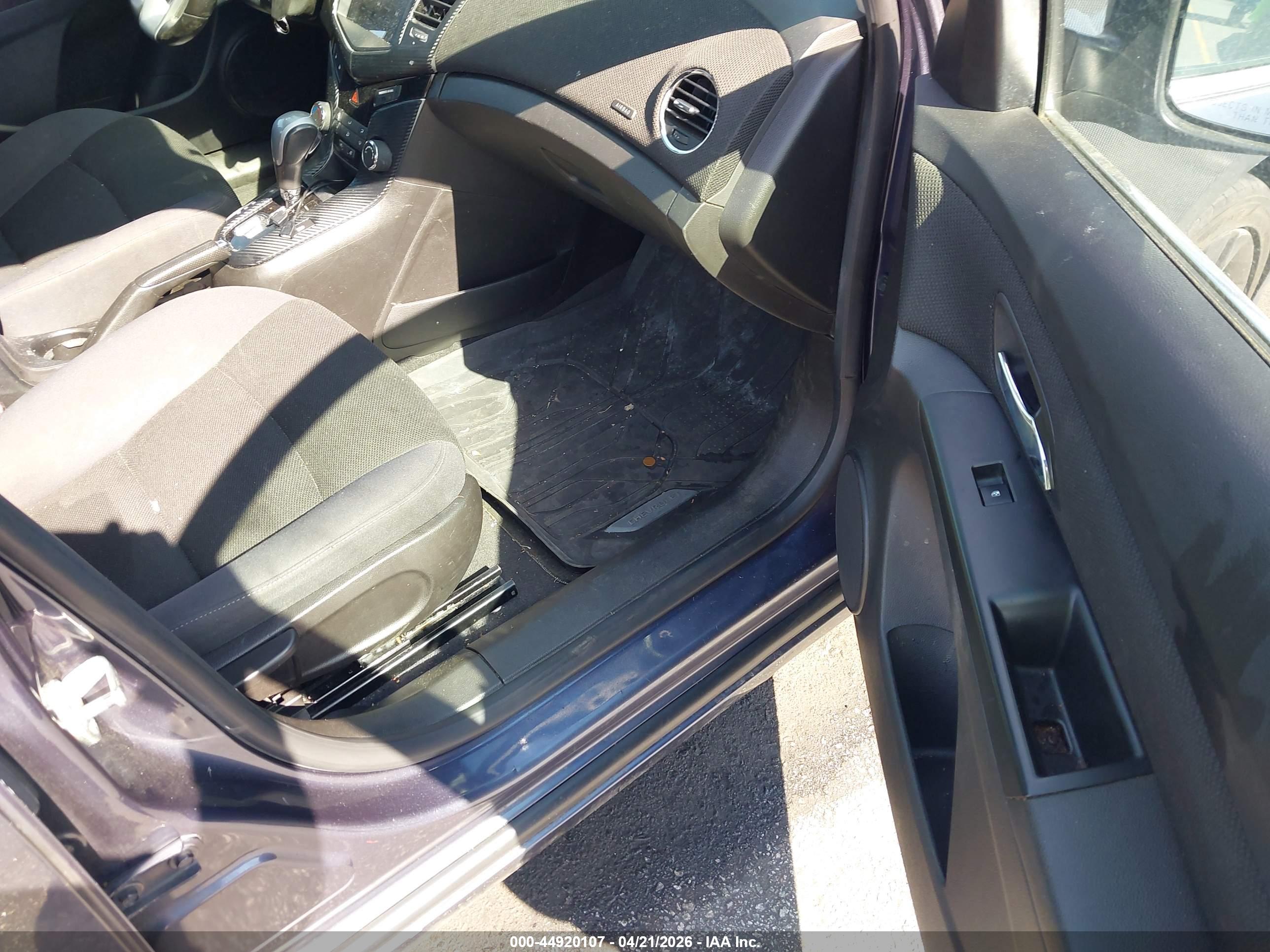 CHEVROLET CRUZE image 5
